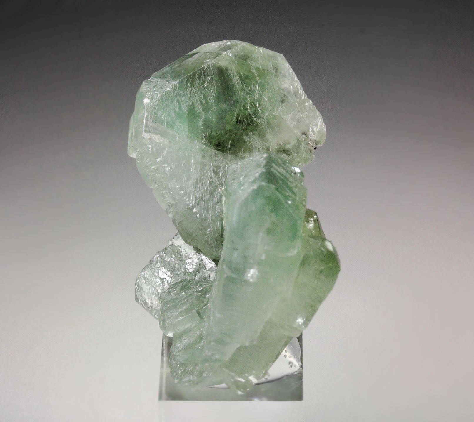 BARYTE with MALACHITE inclusions