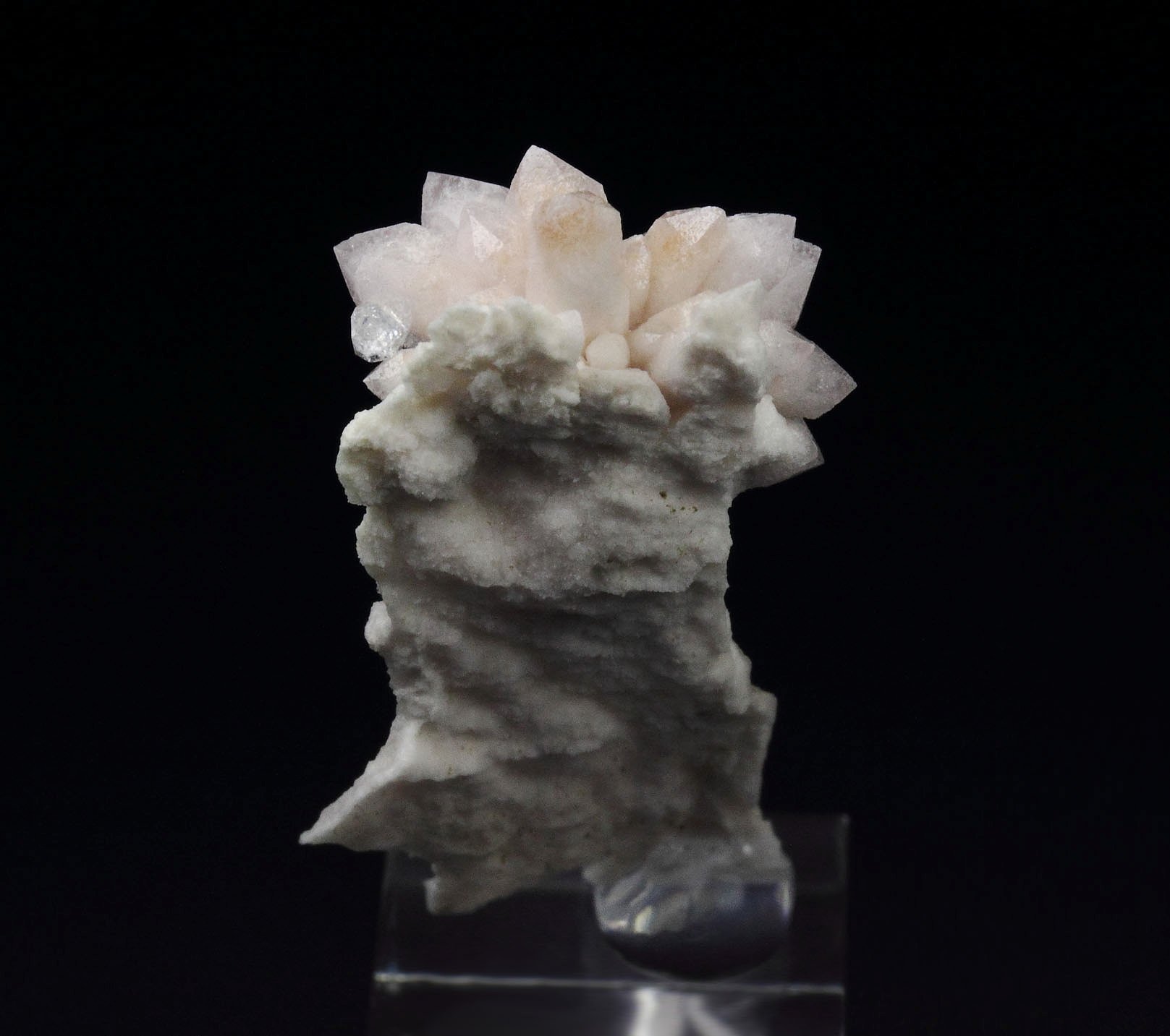 QUARTZ, ANALCIME 