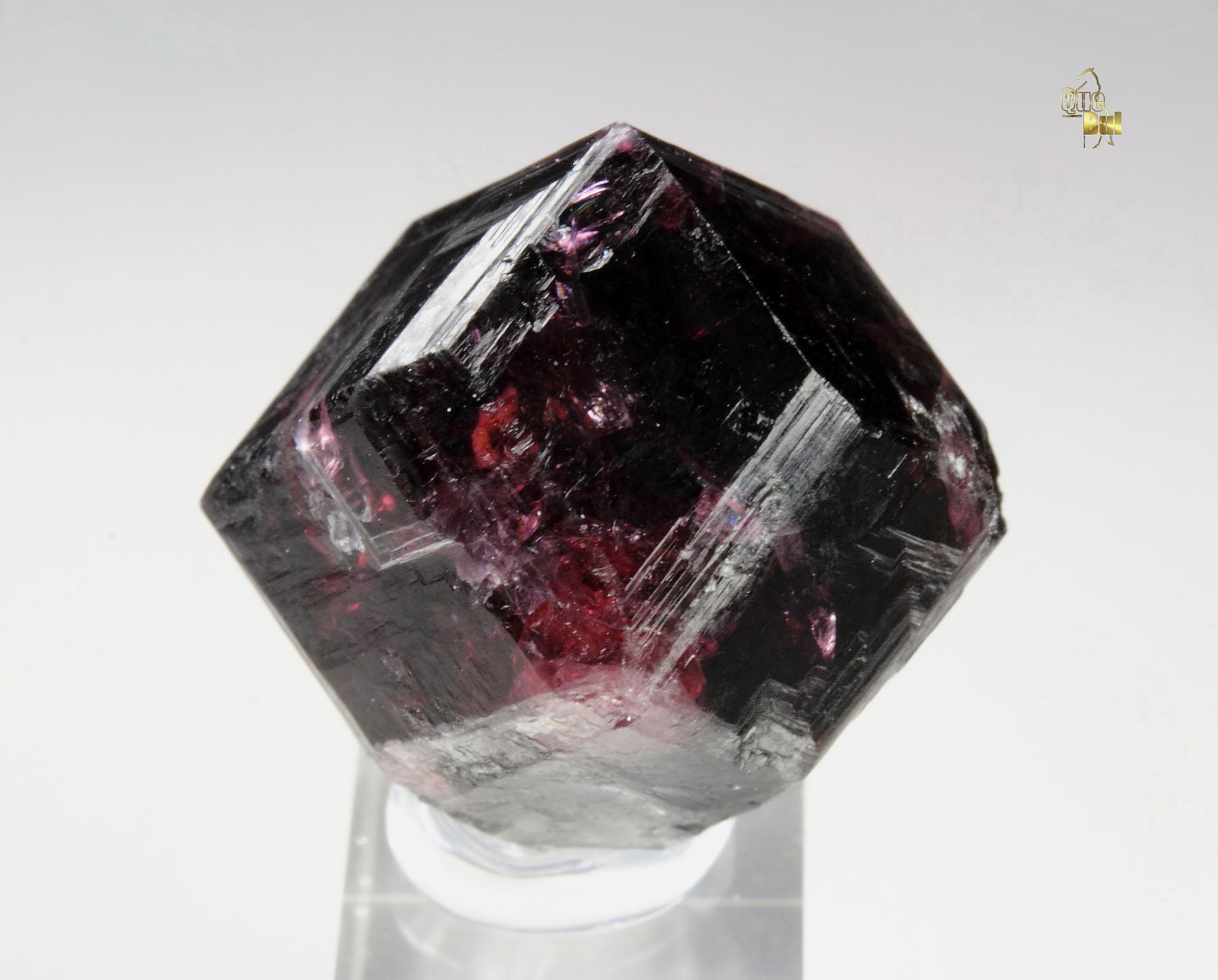 gemmy GARNET var. ALMANDINE