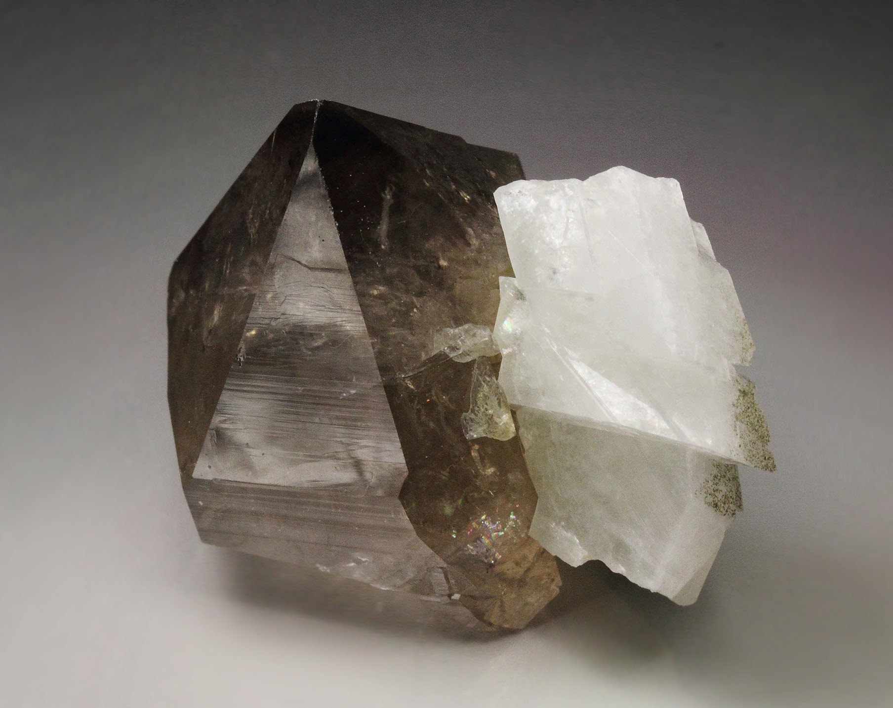 QUARTZ var. SMOKY, K FELDSPAR var. ADULARIA