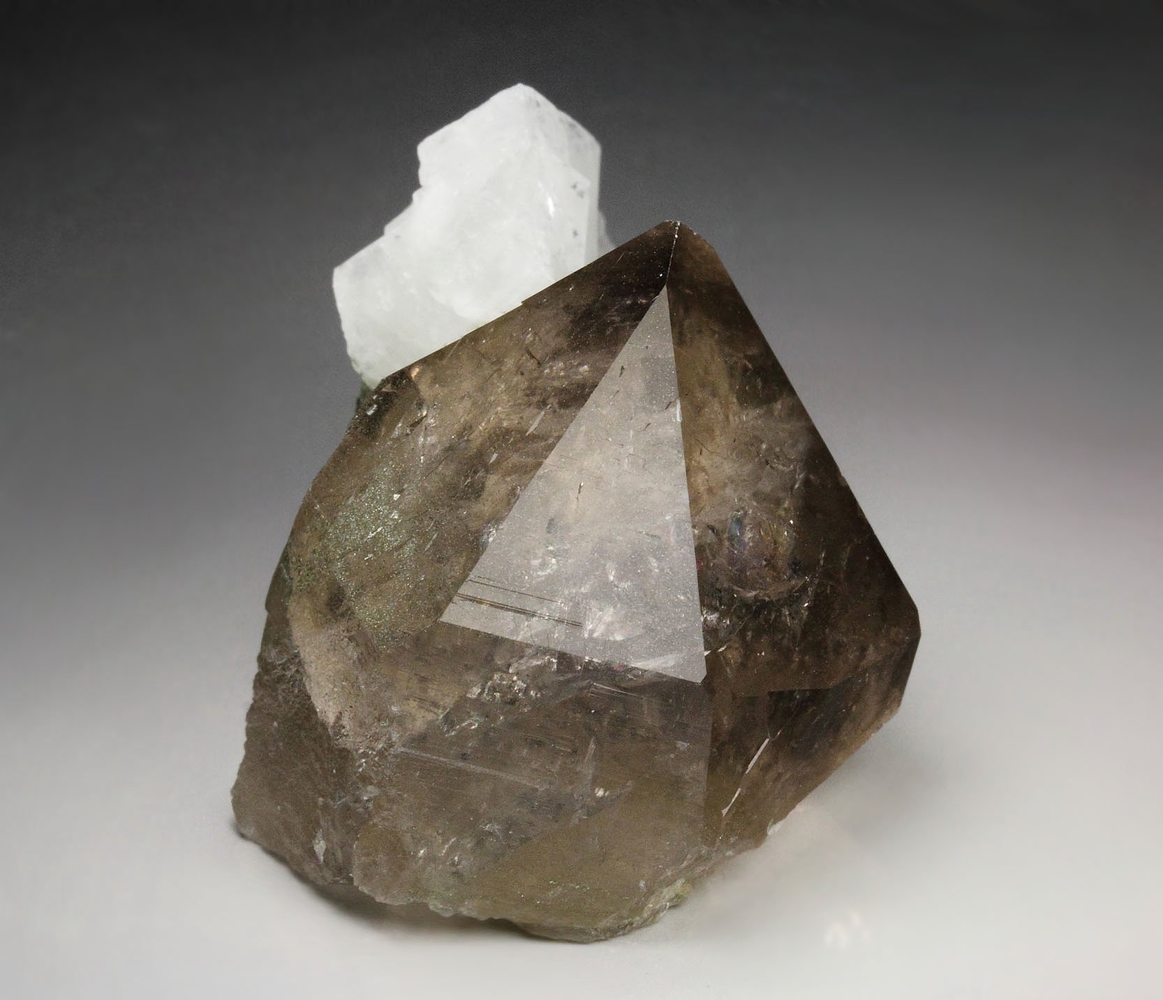 QUARTZ var. SMOKY, K FELDSPAR var. ADULARIA