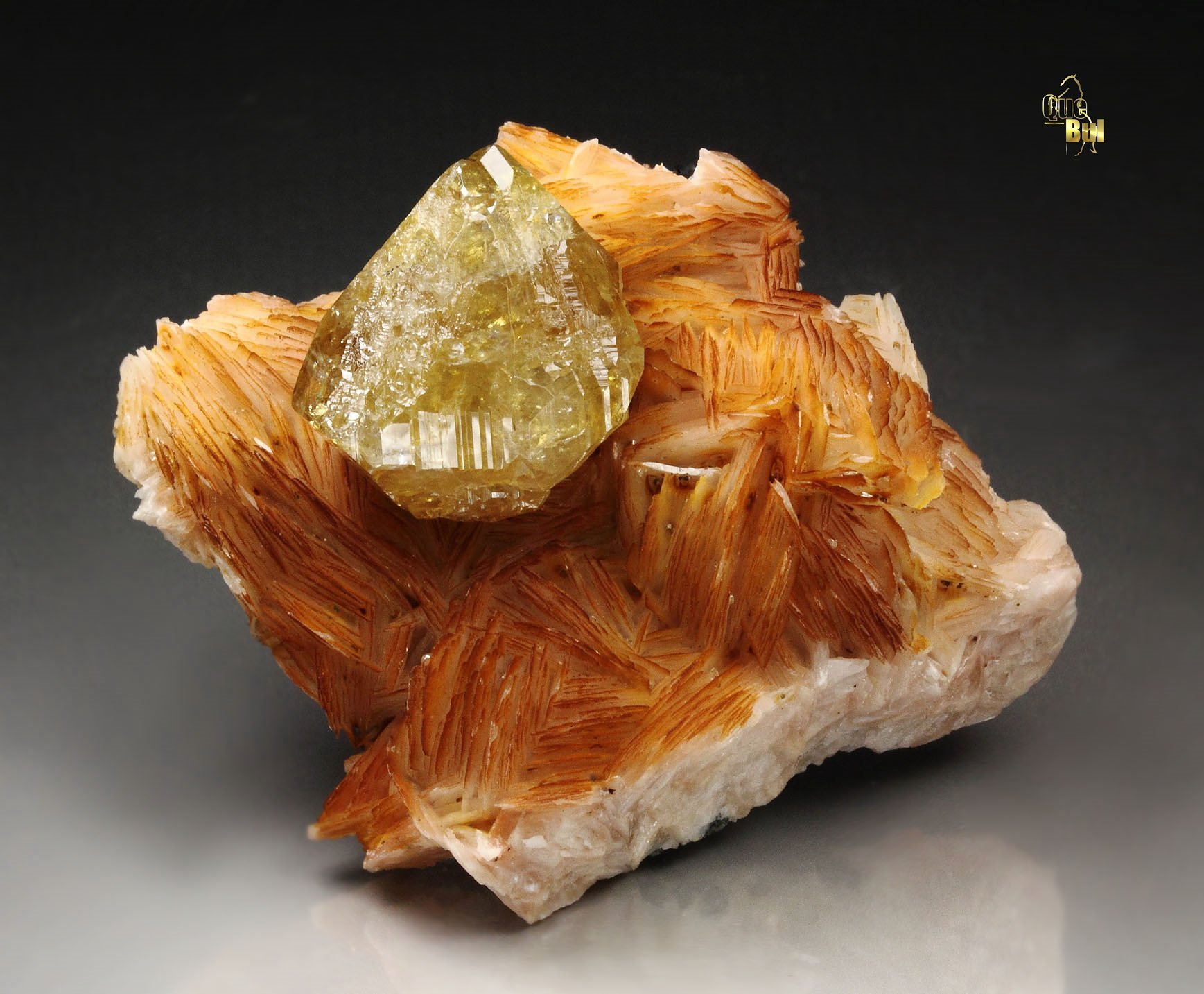 gemmy CERUSSITE twinned, BARYTE