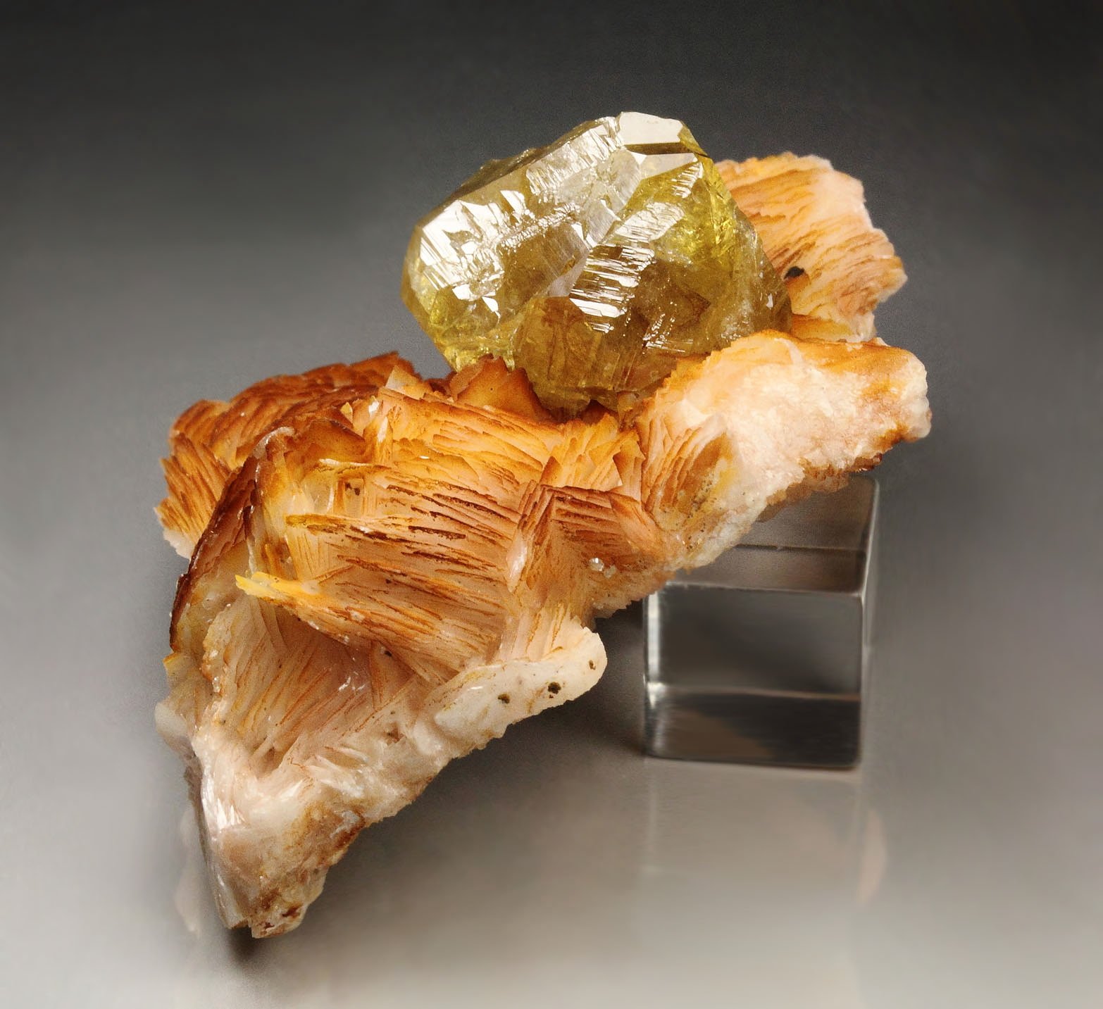 gemmy CERUSSITE twinned, BARYTE