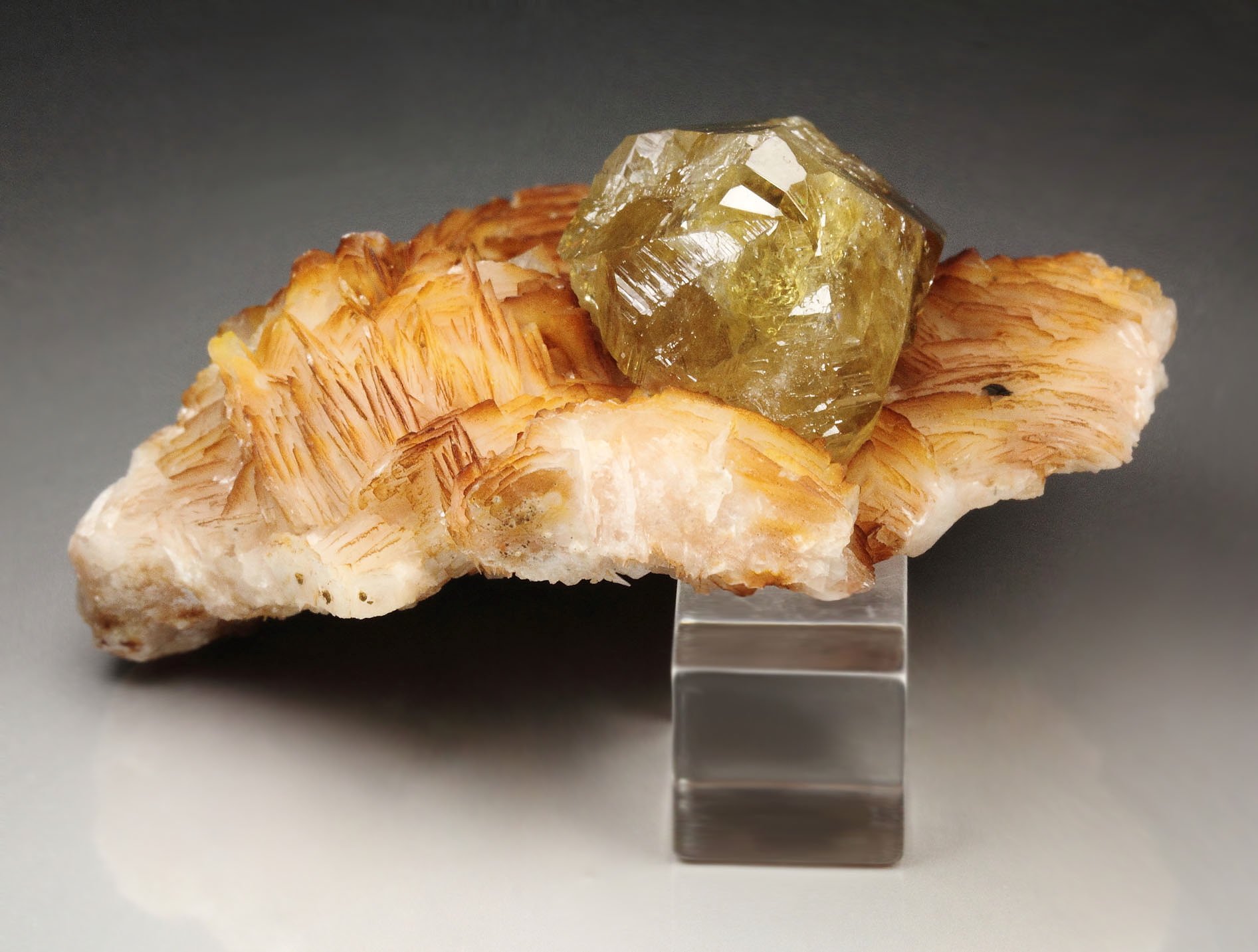 gemmy CERUSSITE twinned, BARYTE