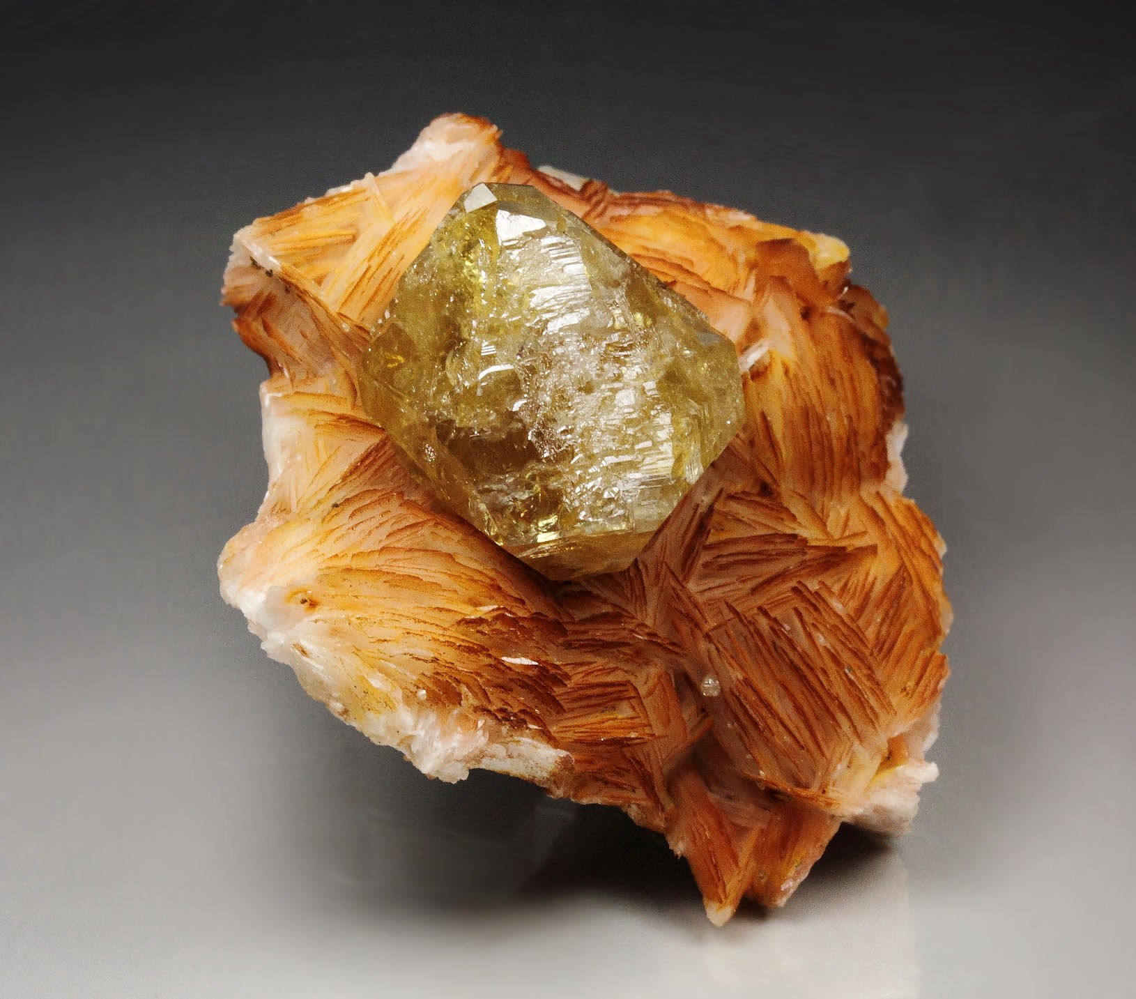 gemmy CERUSSITE twinned, BARYTE