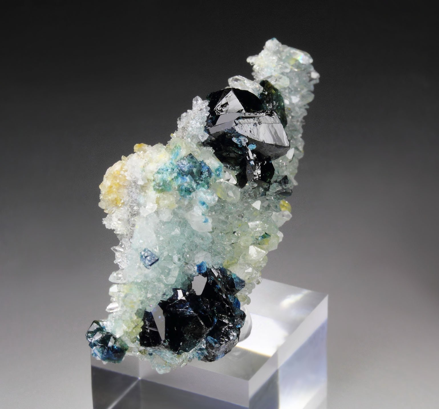 LAZULITE twinned, QUARTZ 