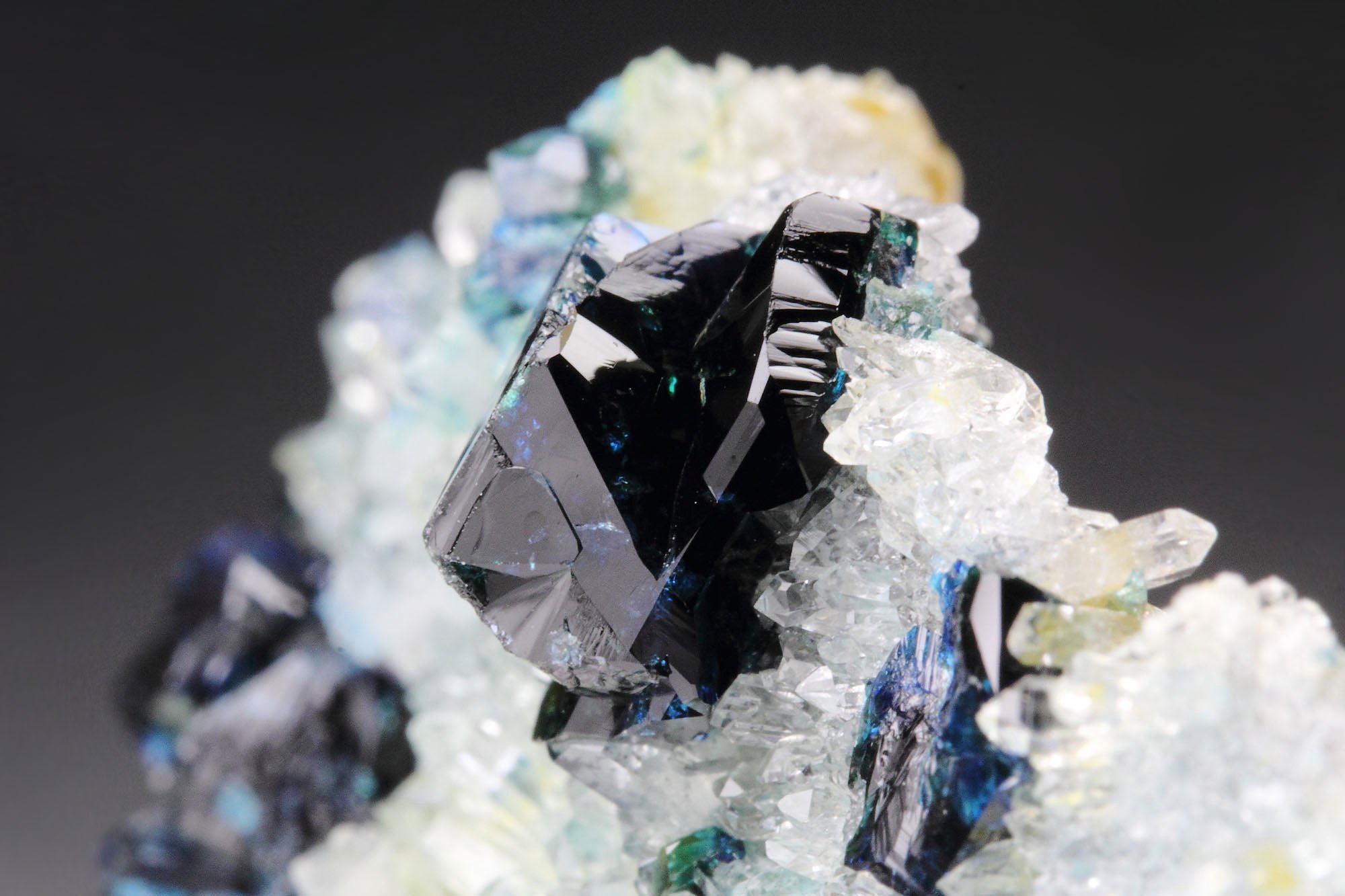 LAZULITE twinned, QUARTZ 