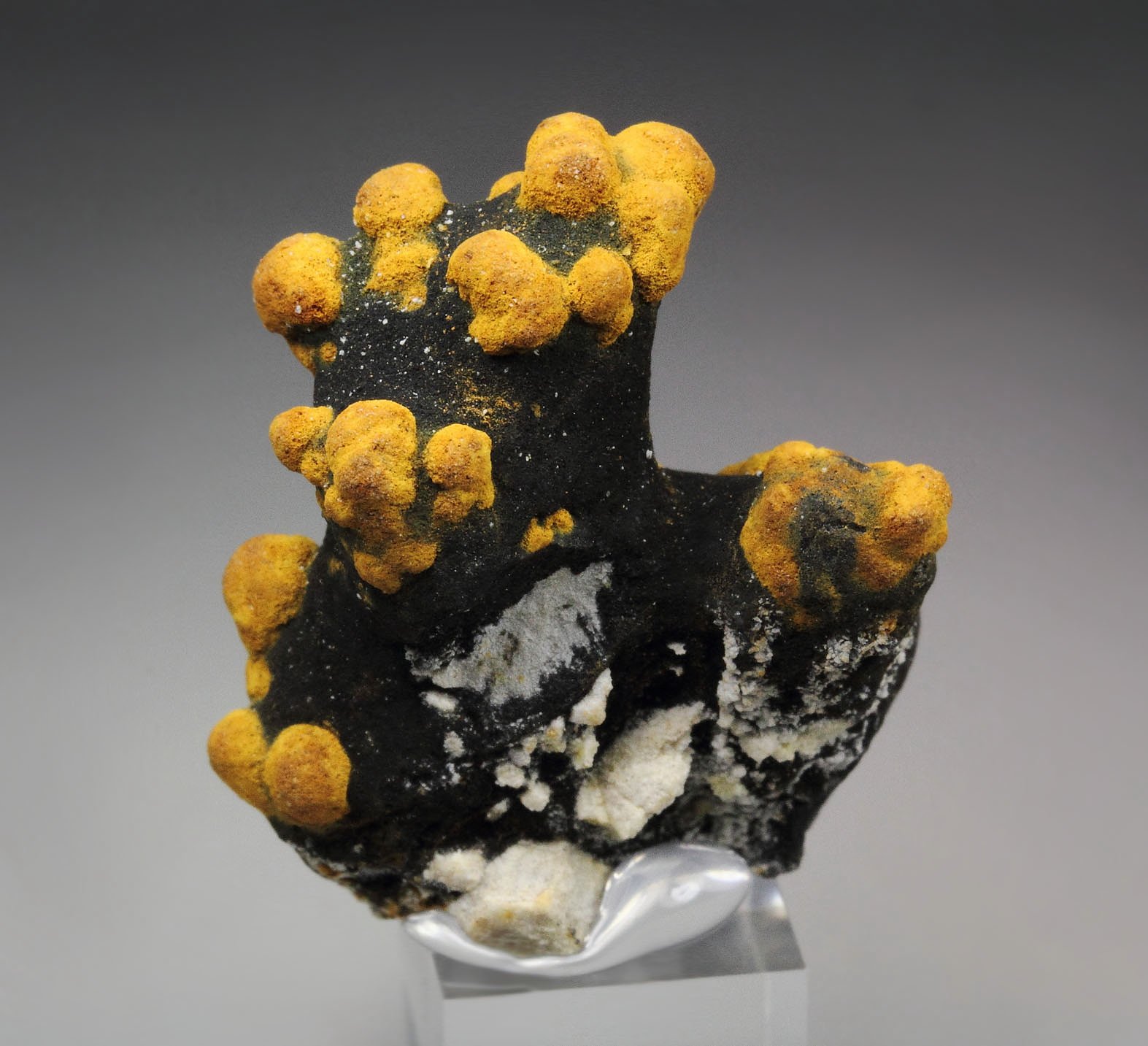 new find - ROMANECHITE, GOETHITE