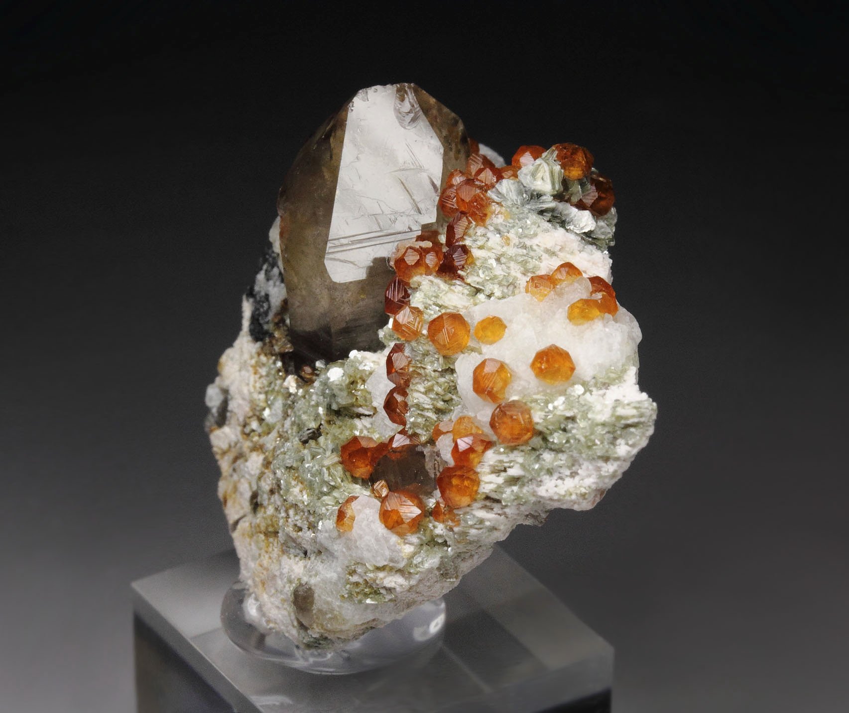 gem GARNET var. SPESSARTINE, QUARTZ var. SMOKY