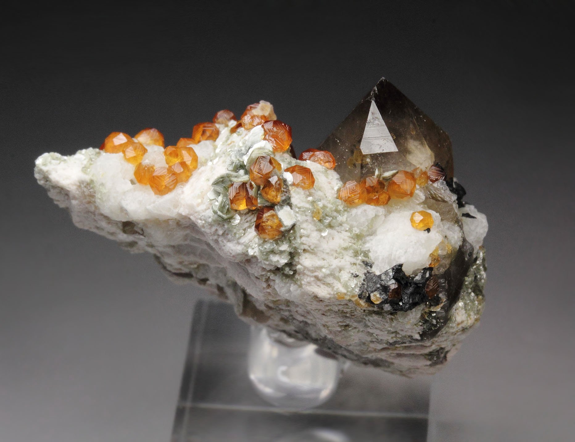 gem GARNET var. SPESSARTINE, QUARTZ var. SMOKY