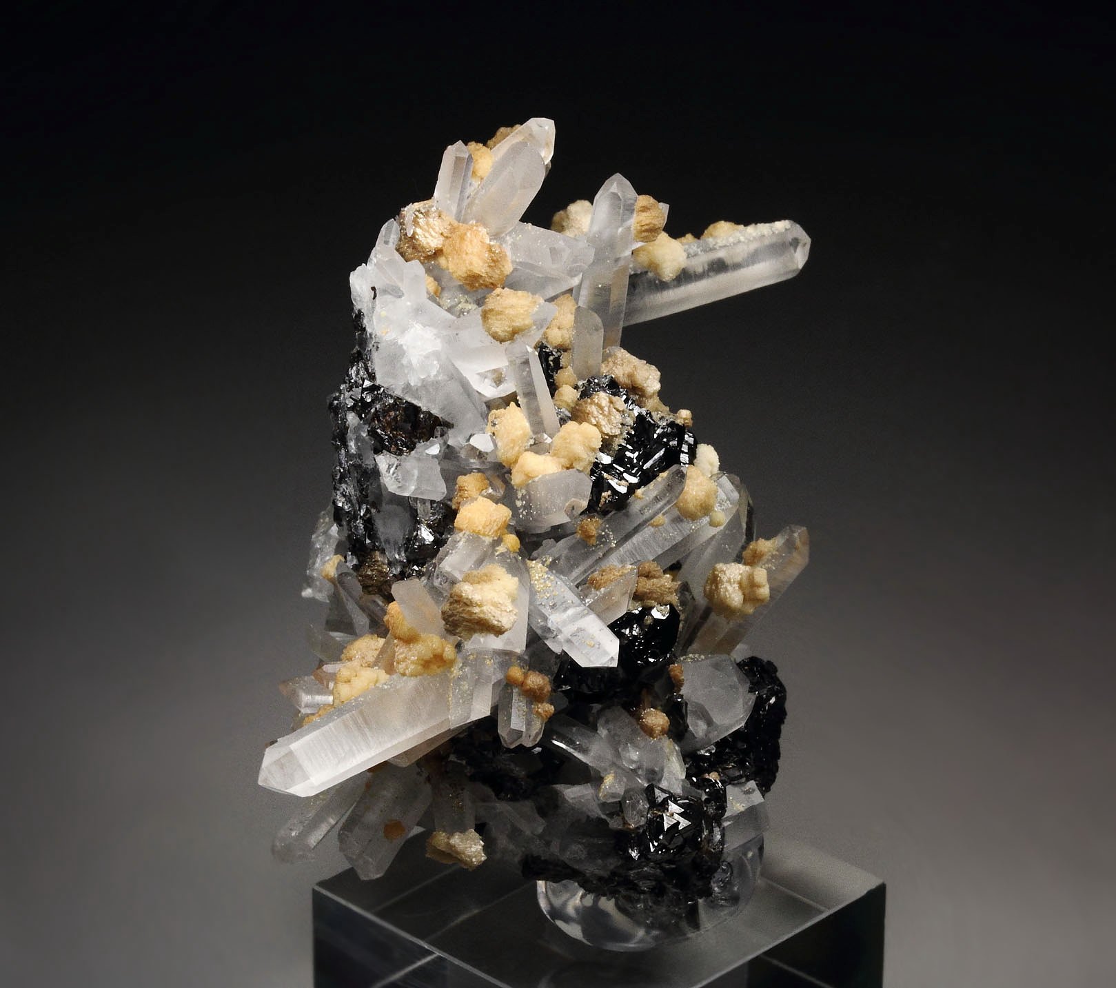 QUARTZ, SPHALERITE, CALCITE