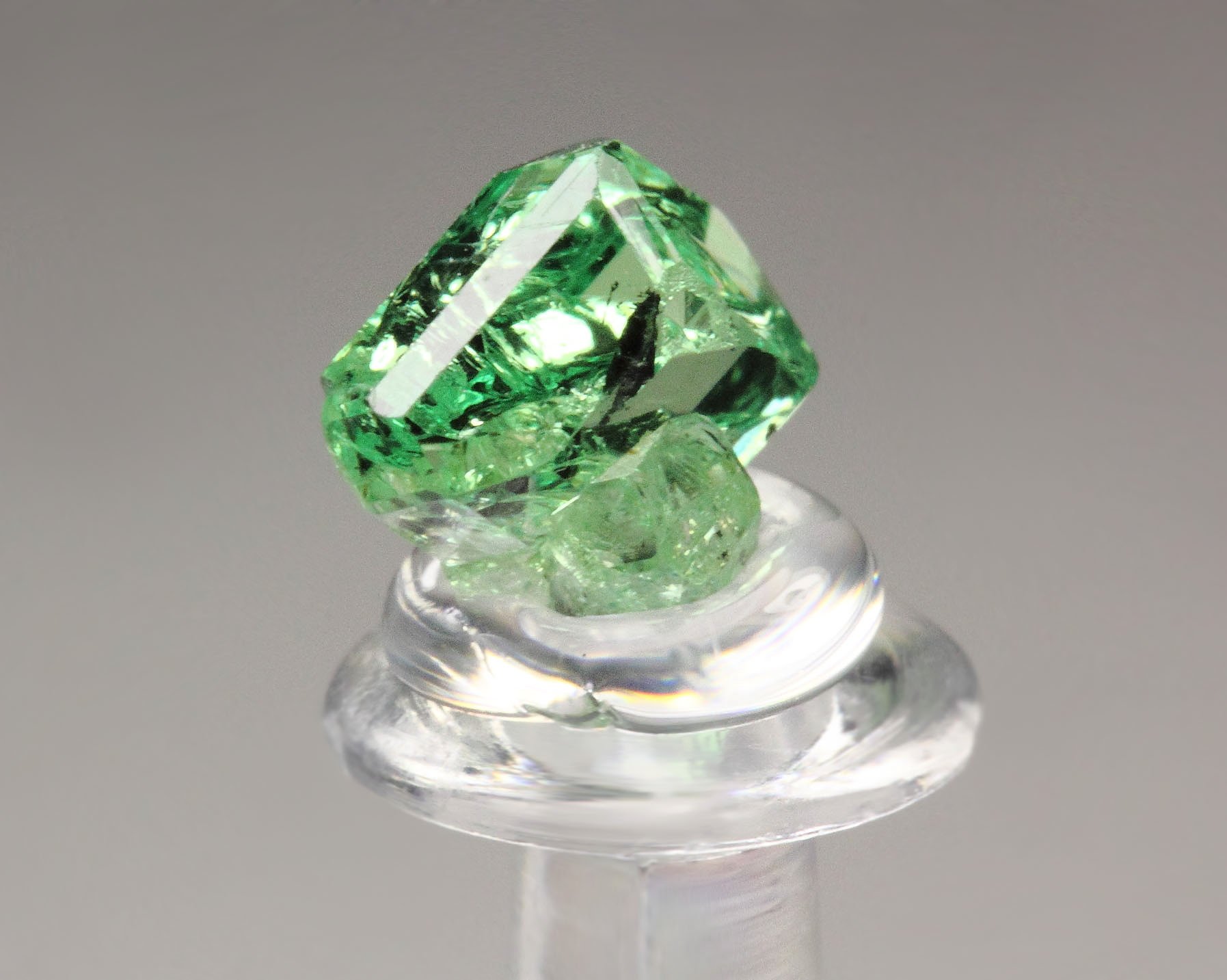 gem GARNET var. GROSSULAR var. TSAVORITE