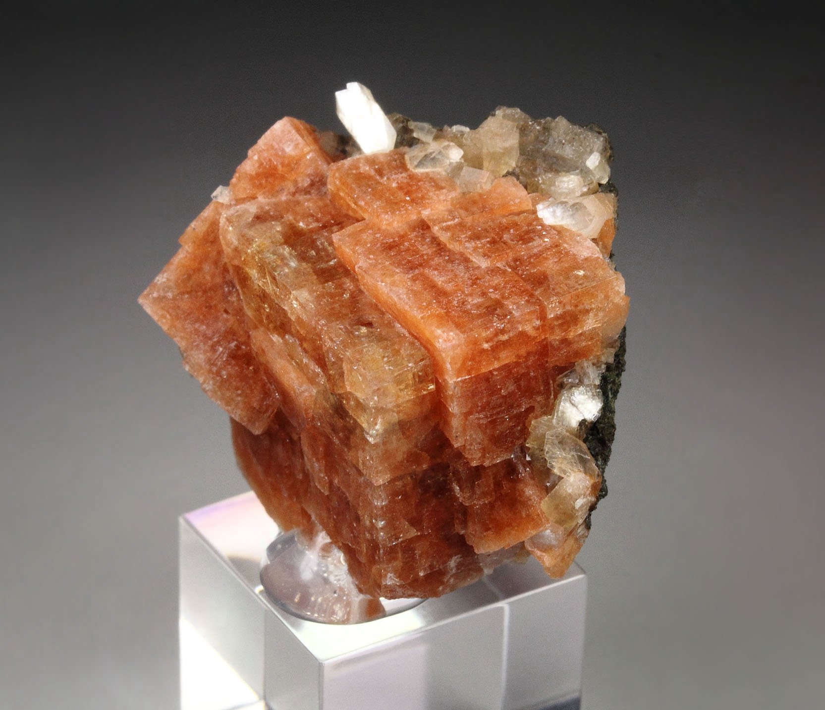 CHABAZITE, HEULANDITE