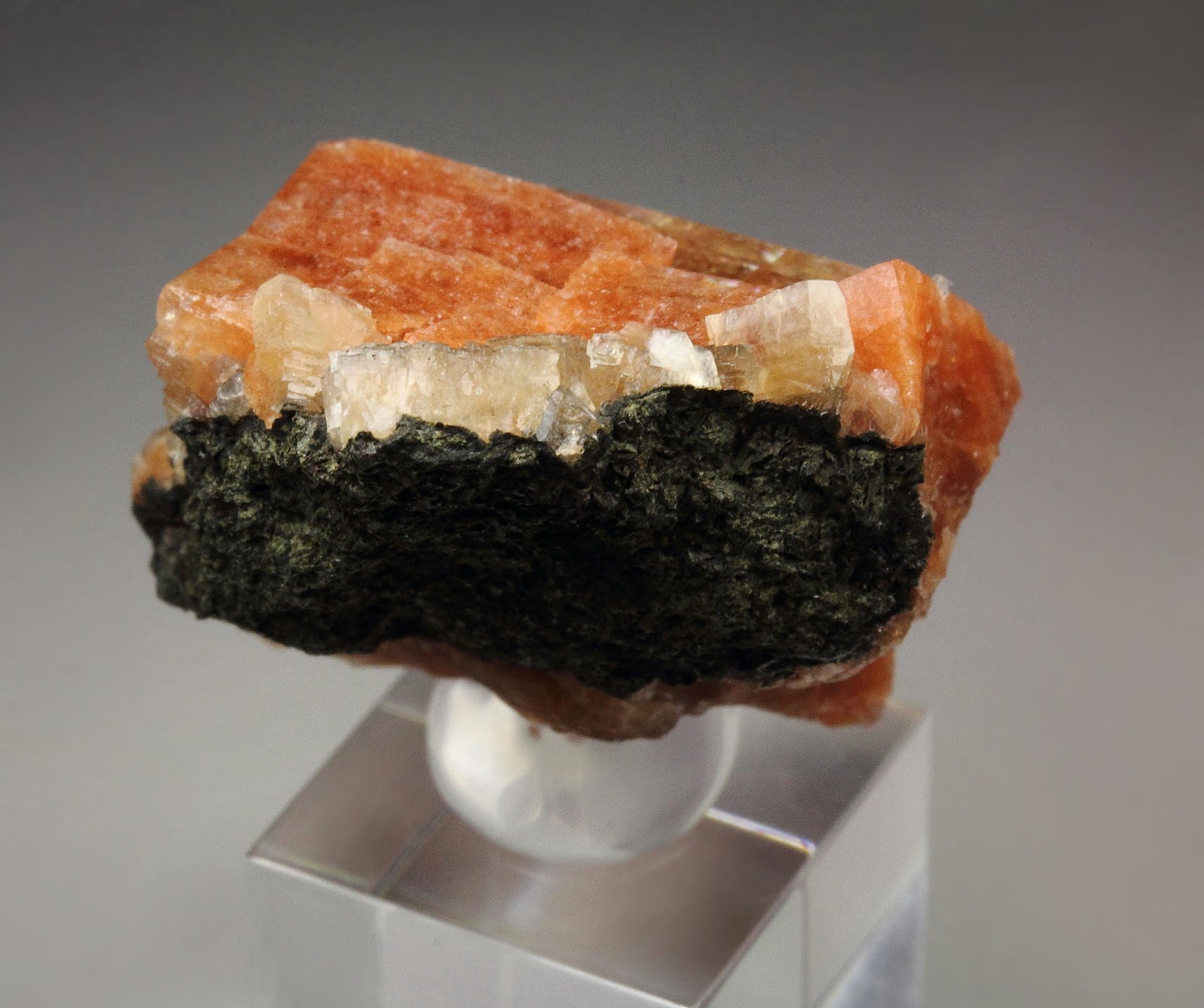 CHABAZITE, HEULANDITE