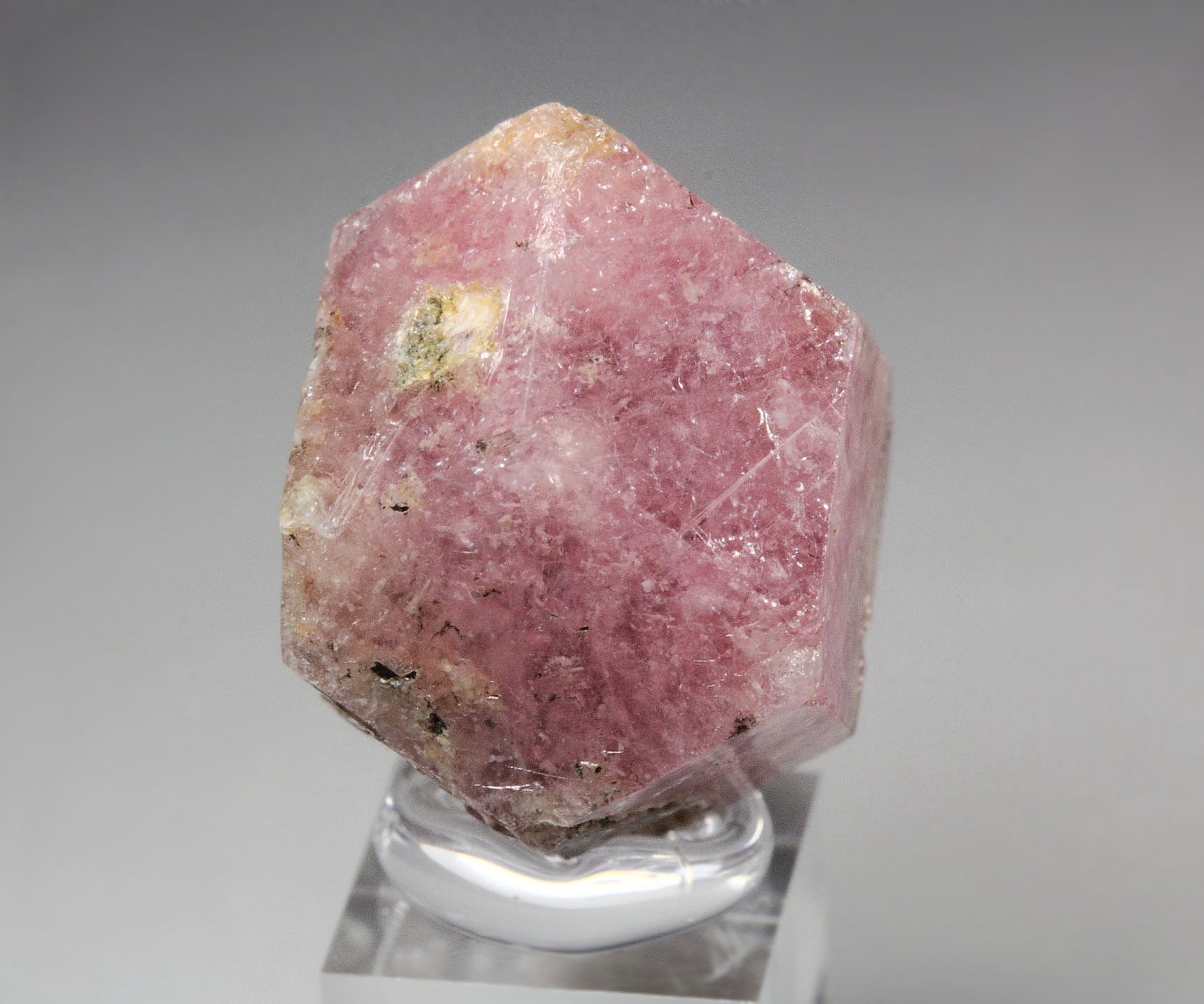 GARNET var. GROSSULAR