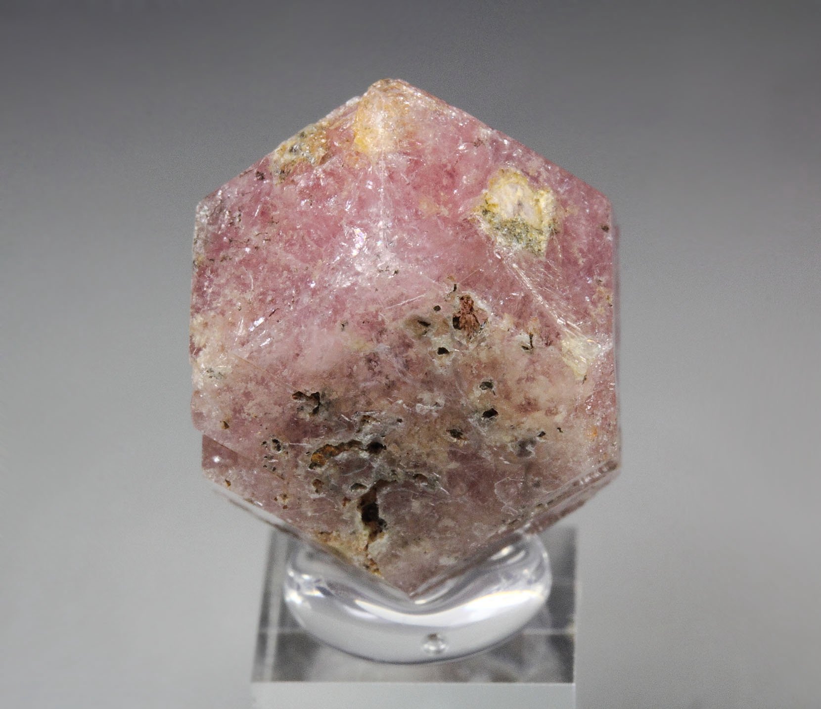 GARNET var. GROSSULAR