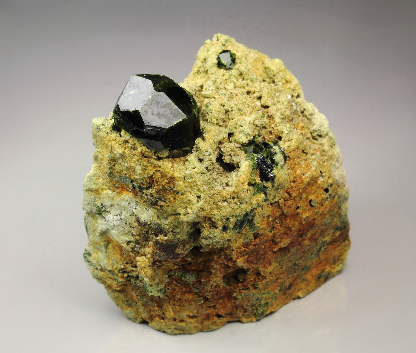 GARNET var. ANDRADITE var. DEMANTOID