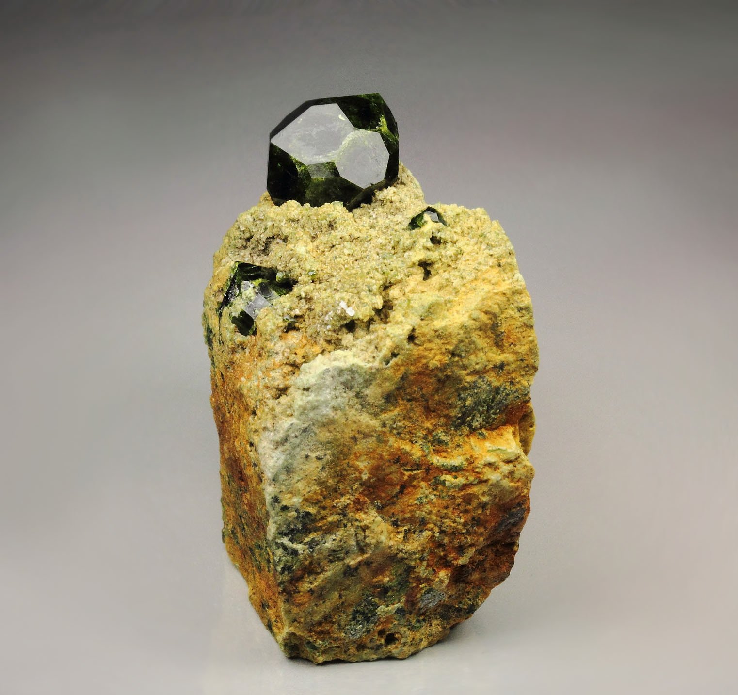 GARNET var. ANDRADITE var. DEMANTOID