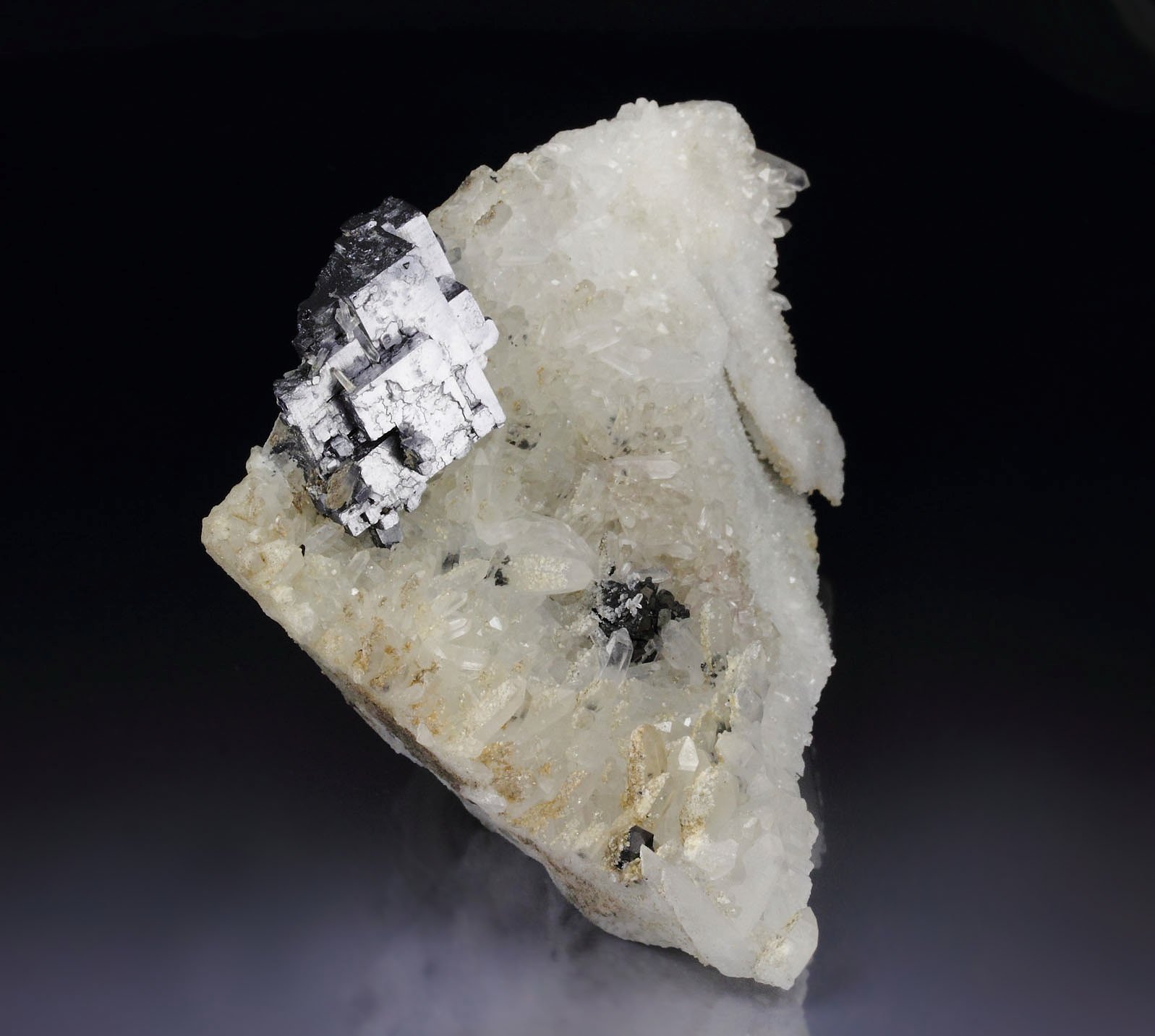 skeletal GALENA, QUARTZ, SPHALERITE