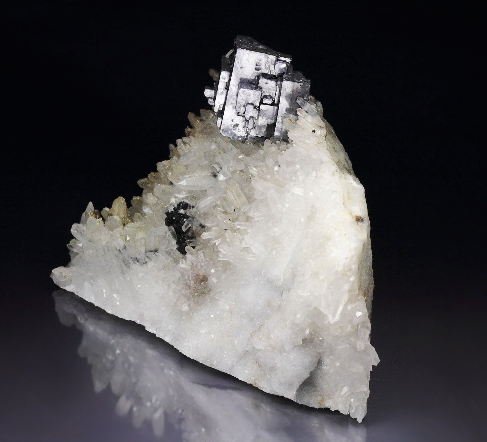 skeletal GALENA, QUARTZ, SPHALERITE