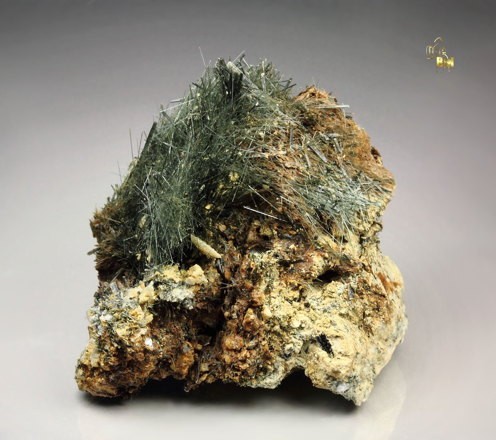 new find - BARROISITE-HORNBLENDE series