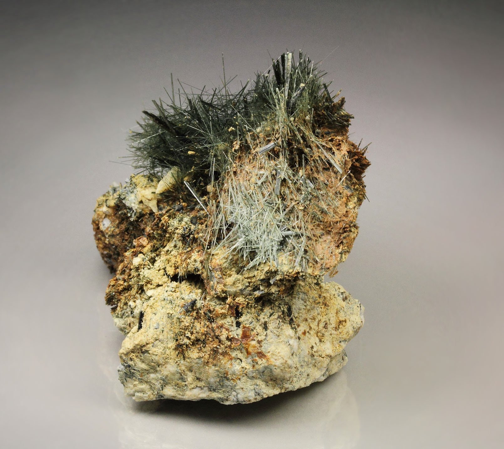 new find - BARROISITE-HORNBLENDE series