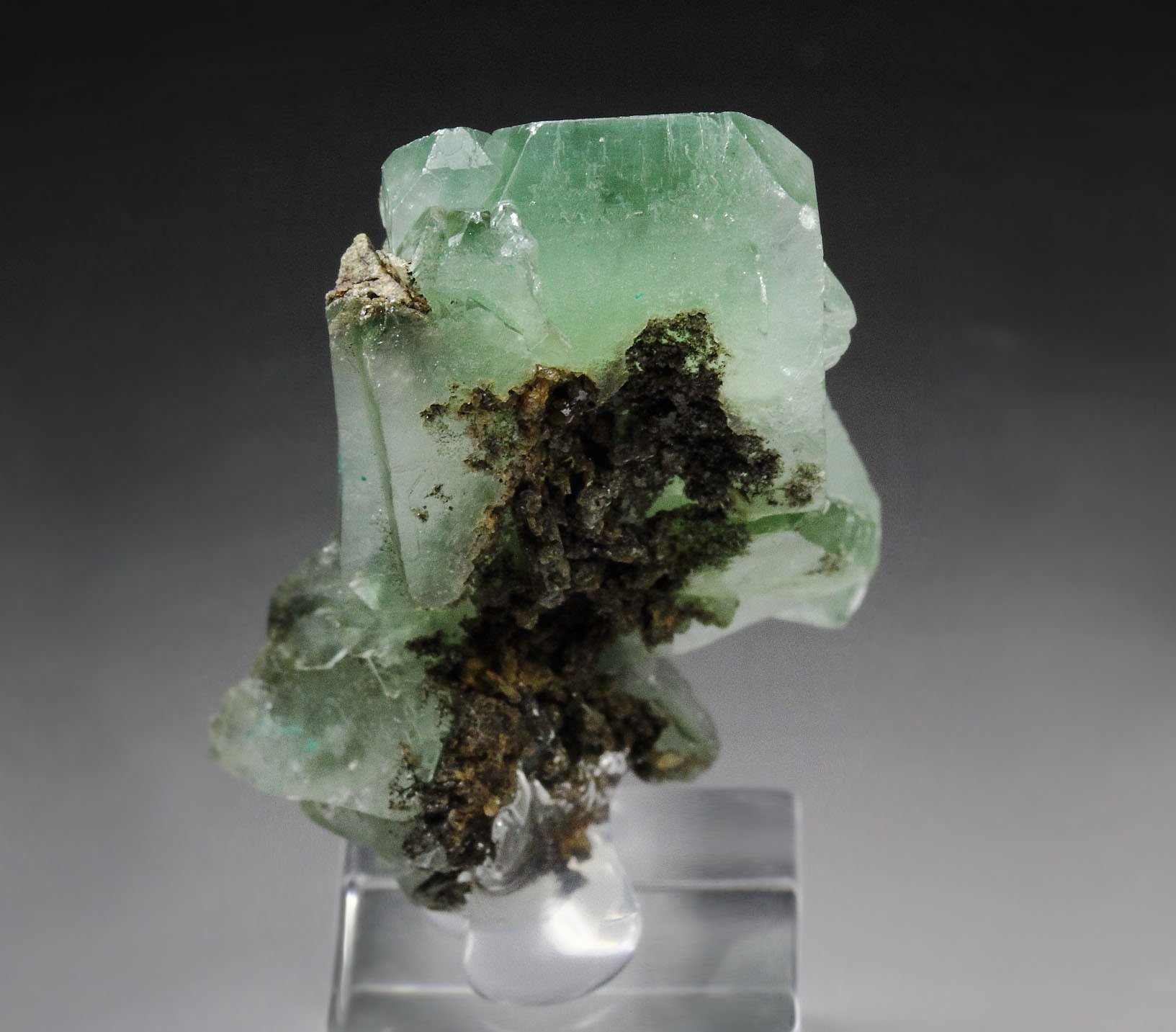 BARYTE with MALACHITE inclusions