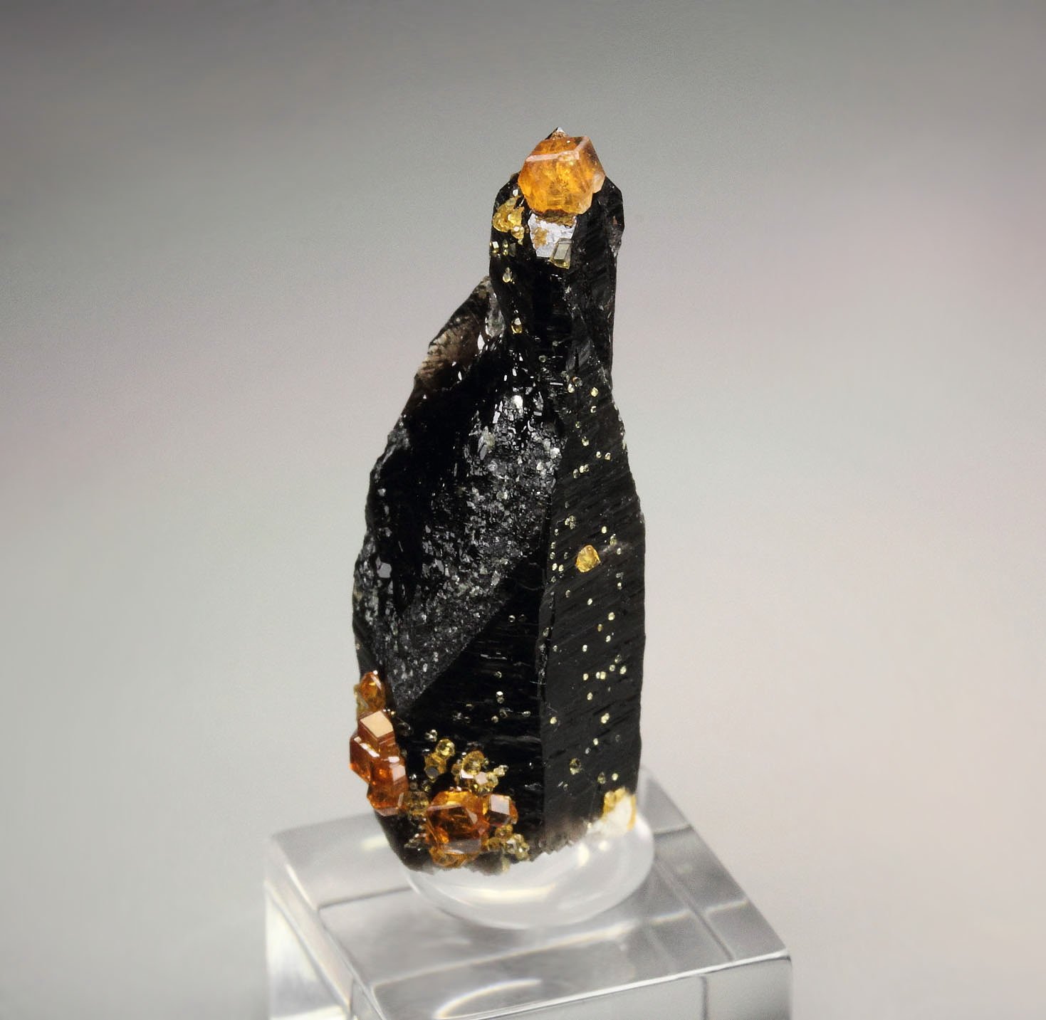 gem GARNET var. SPESSARTINE, QUARTZ var. SMOKY