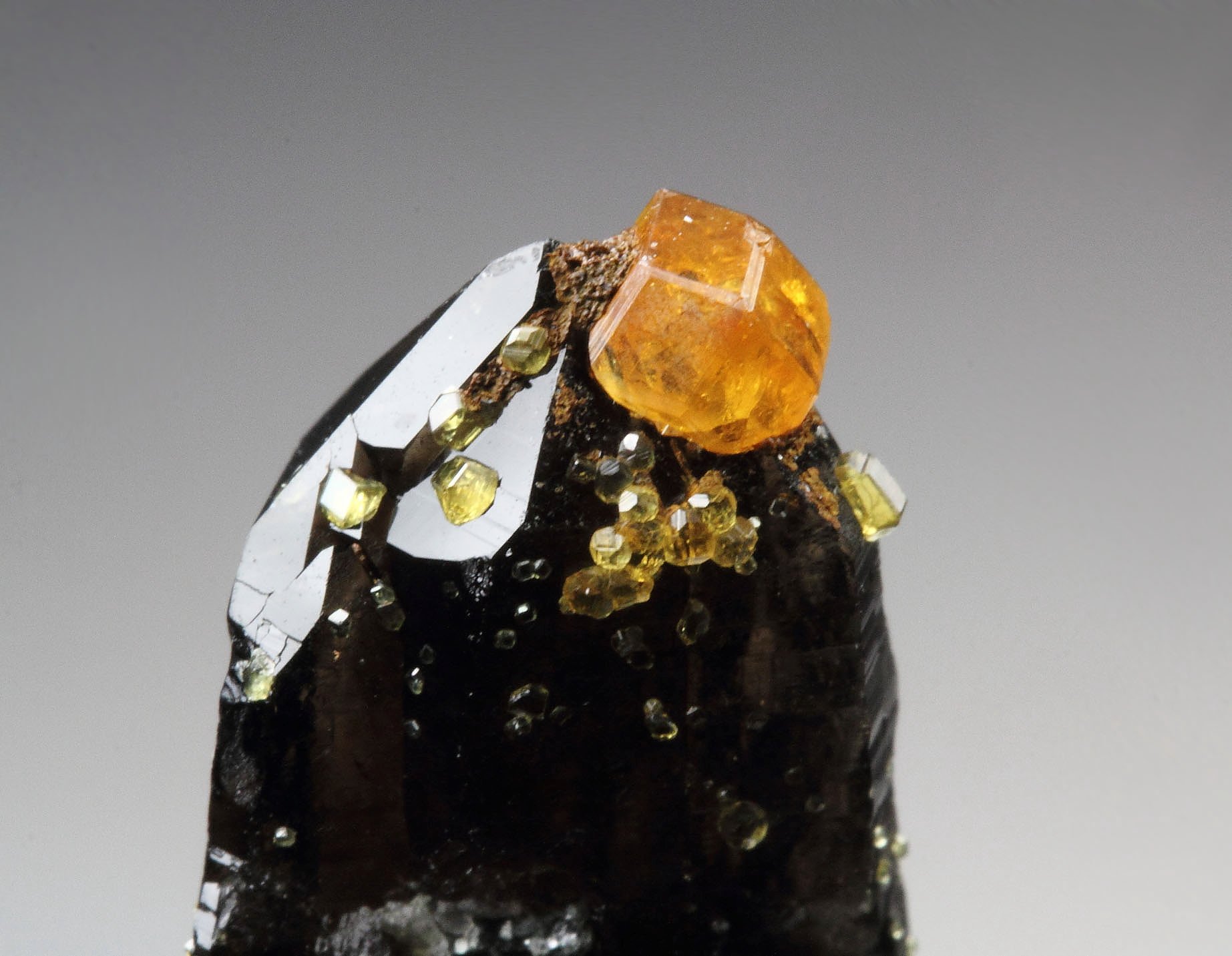 gem GARNET var. SPESSARTINE, QUARTZ var. SMOKY