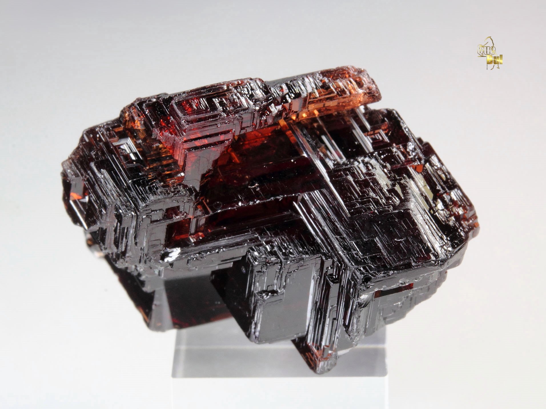 gem GARNET var. SPESSARTINE skeletal 