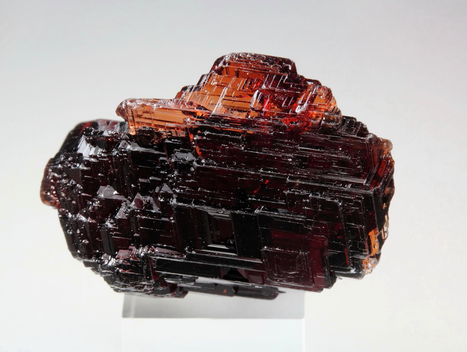 gem GARNET var. SPESSARTINE skeletal 