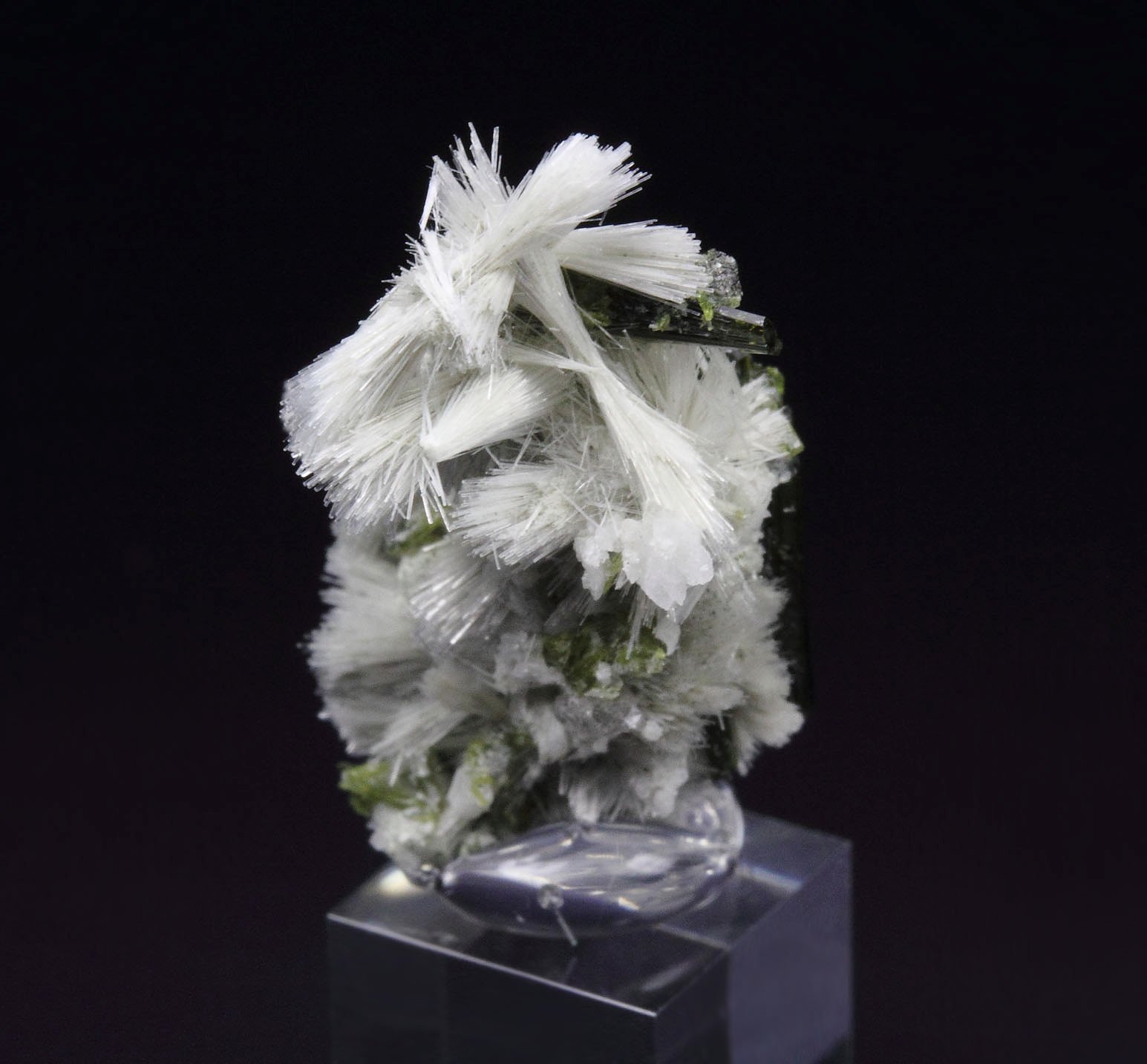 EPIDOTE, SCOLECITE