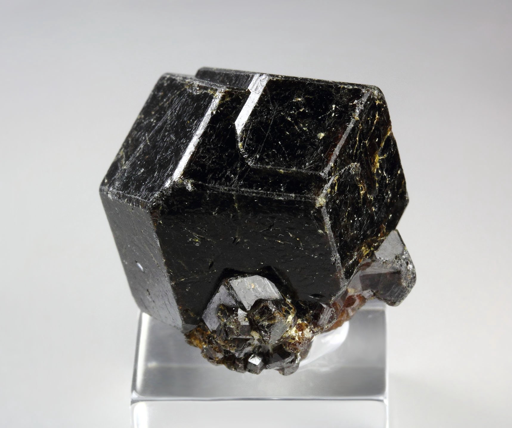 GARNET var. ANDRADITE var. MELANITE