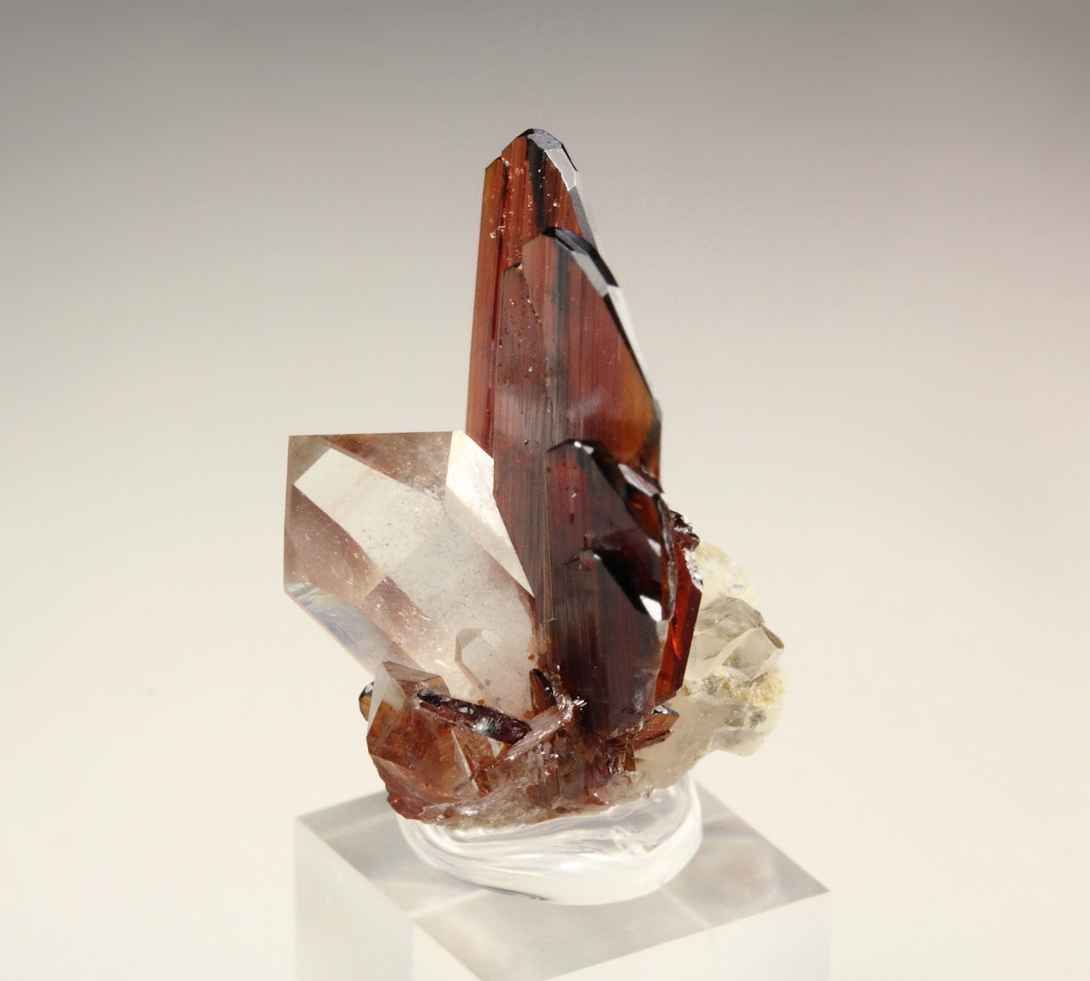 BROOKITE, QUARTZ