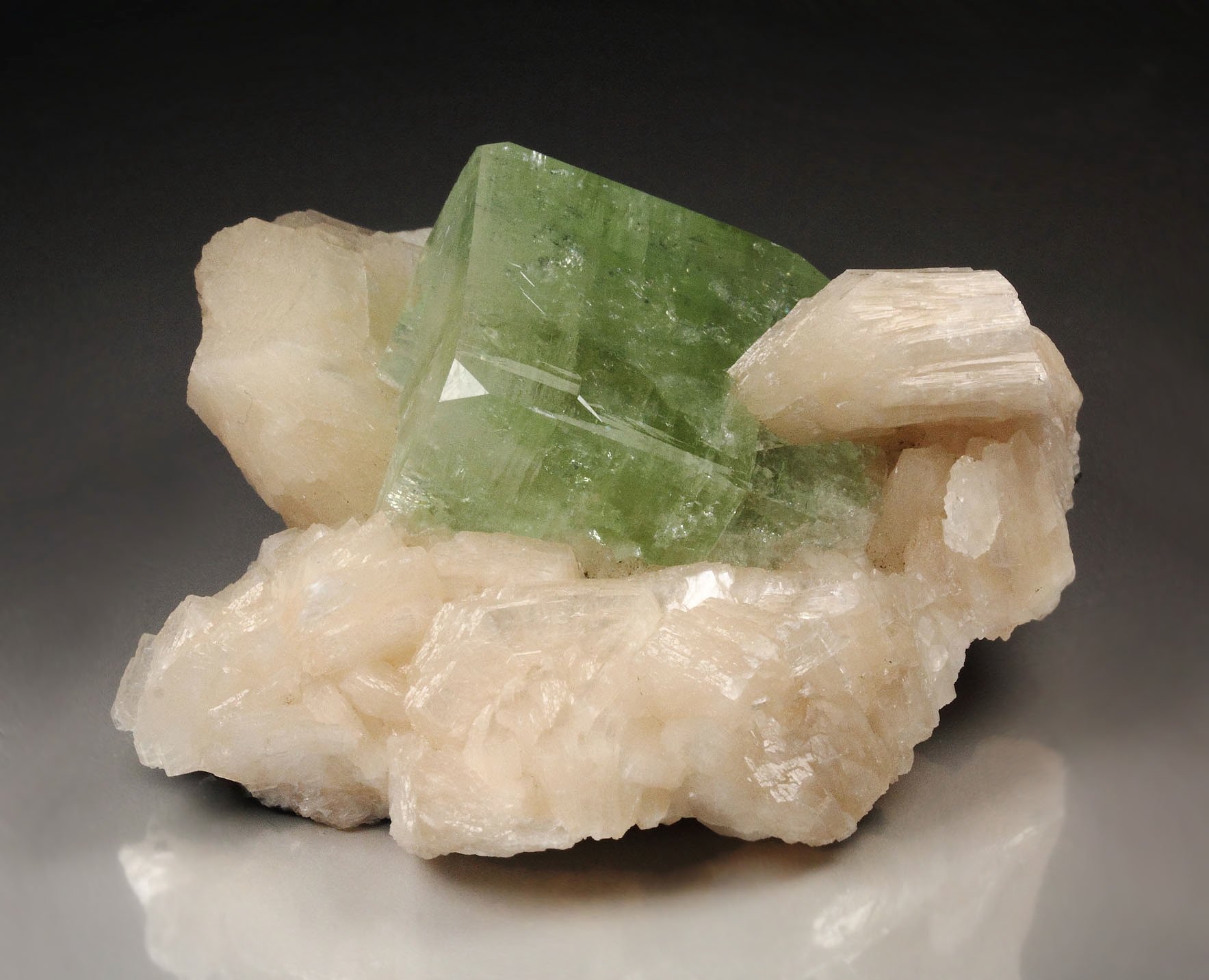 FLUORAPOPHYLLITE-(K), STILBITE