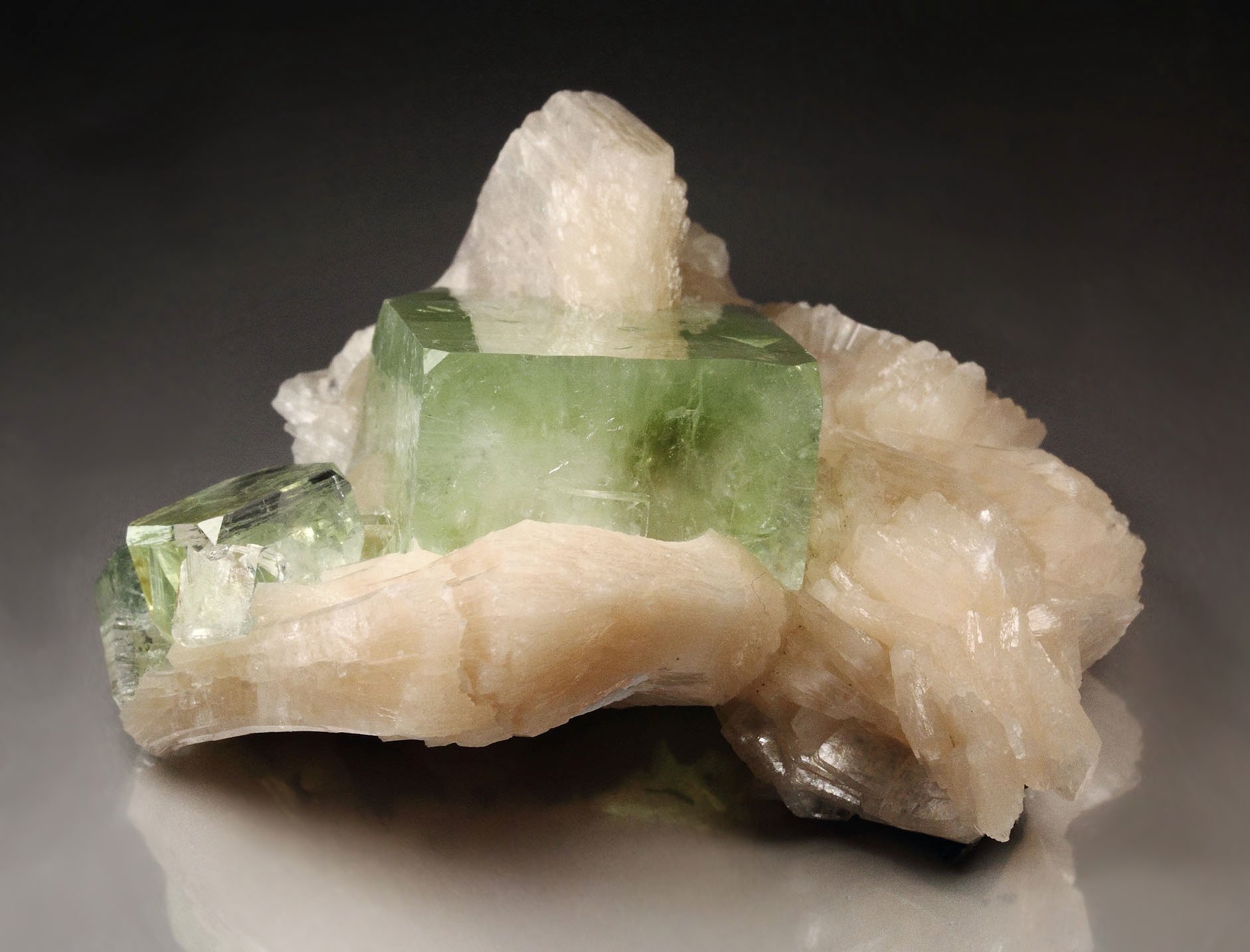 FLUORAPOPHYLLITE-(K), STILBITE