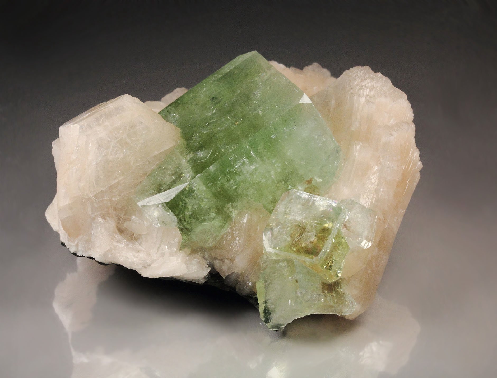 FLUORAPOPHYLLITE-(K), STILBITE