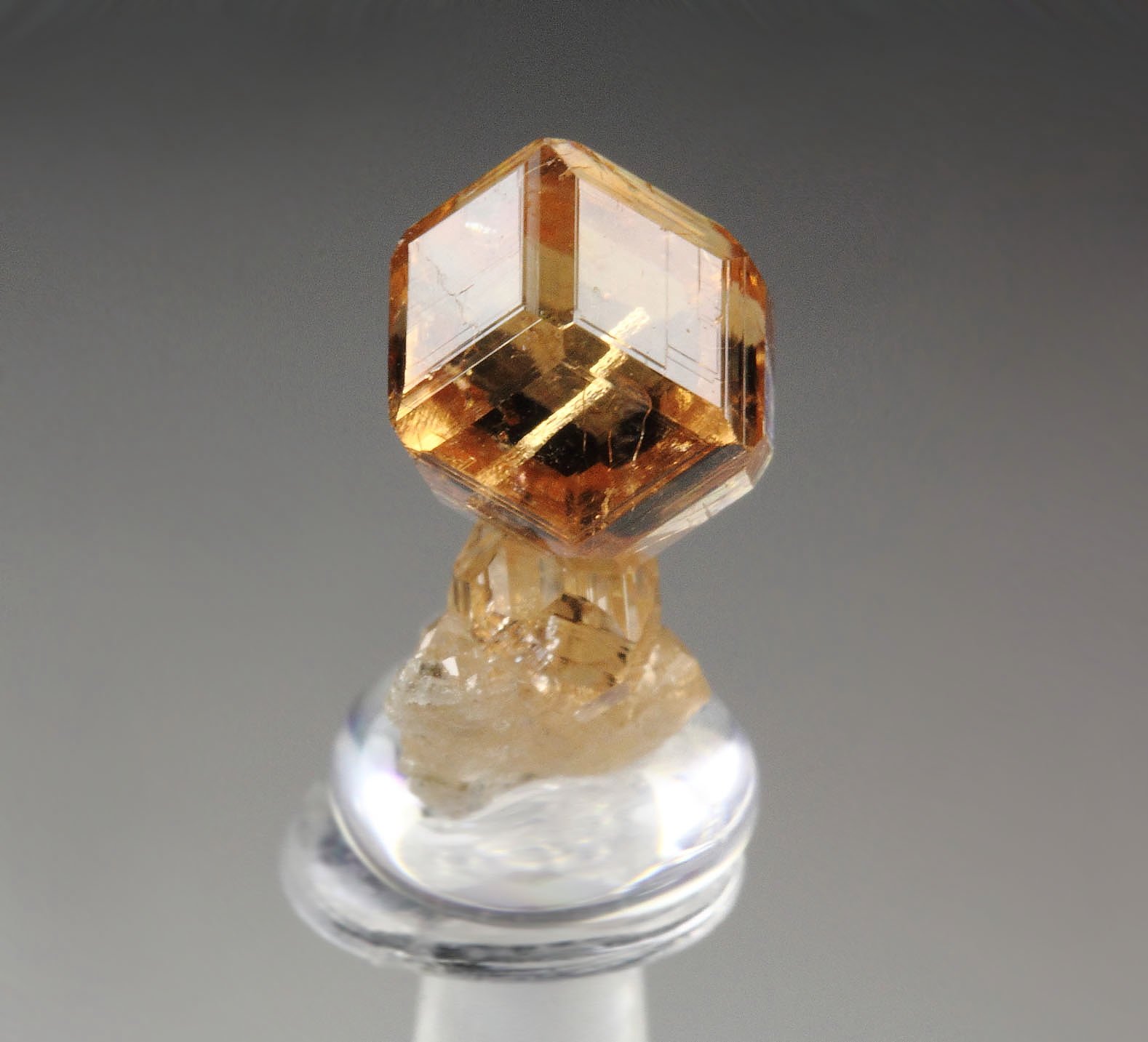 gem GARNET var. GROSSULAR, DIOPSIDE