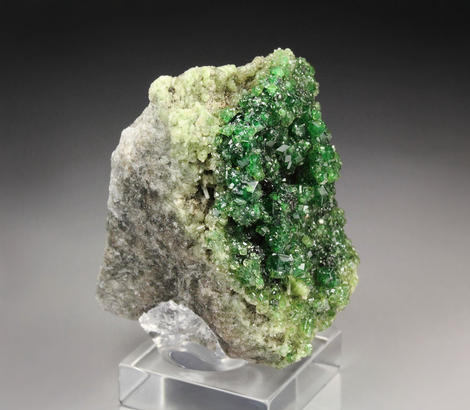 gem GARNET var. GROSSULAR var. CHROMIAN, DIOPSIDE, CHROMITE