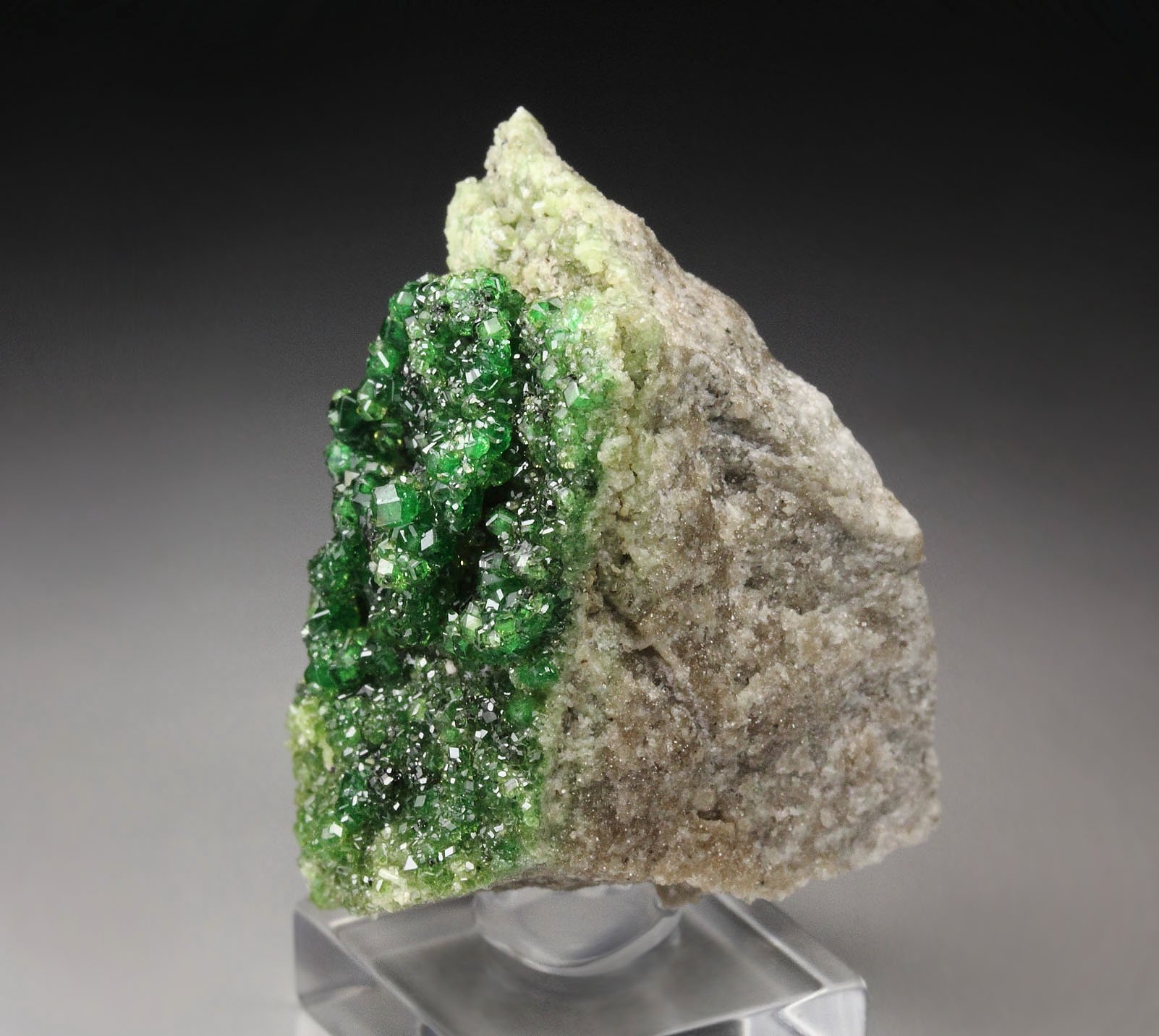 gem GARNET var. GROSSULAR var. CHROMIAN, DIOPSIDE, CHROMITE