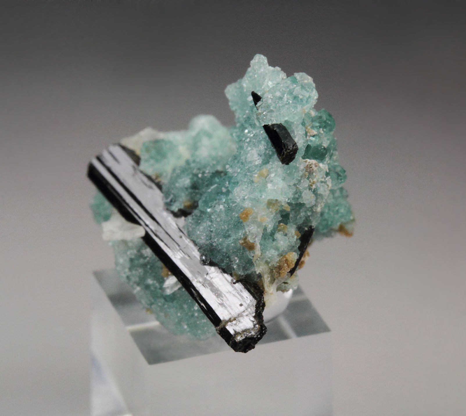 FLUORITE, AEGIRINE