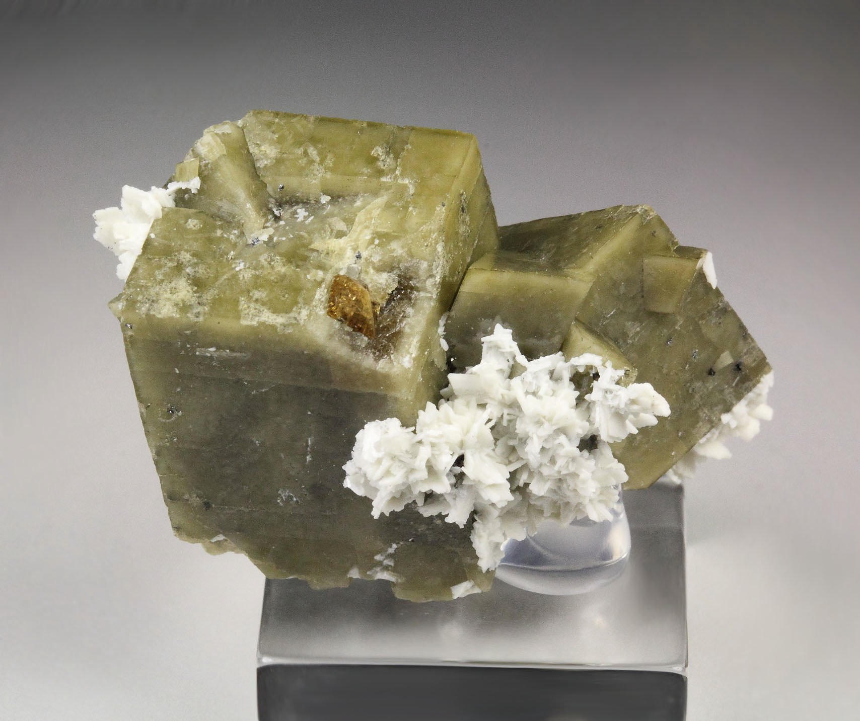 SIDERITE, gem ZIRCON, ALBITE