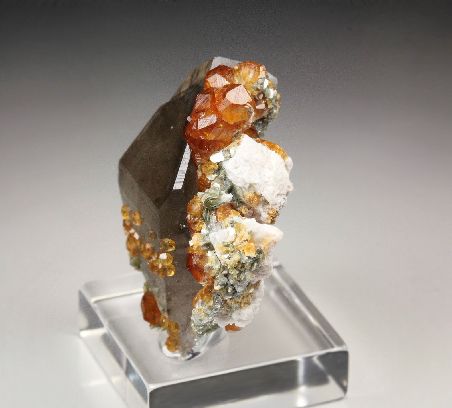 gem GARNET var. SPESSARTINE, QUARTZ var. SMOKY