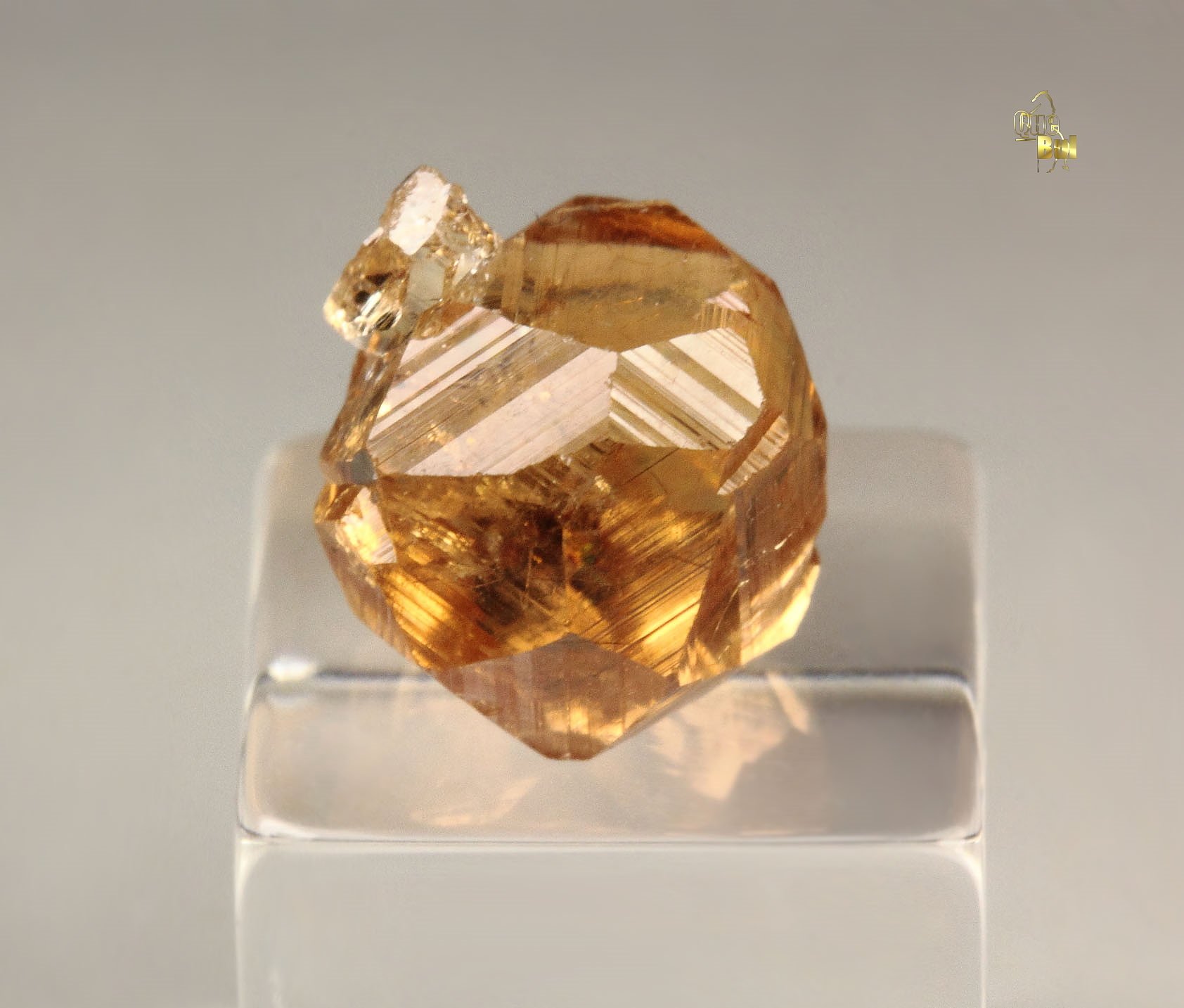 gem GARNET var. GROSSULAR