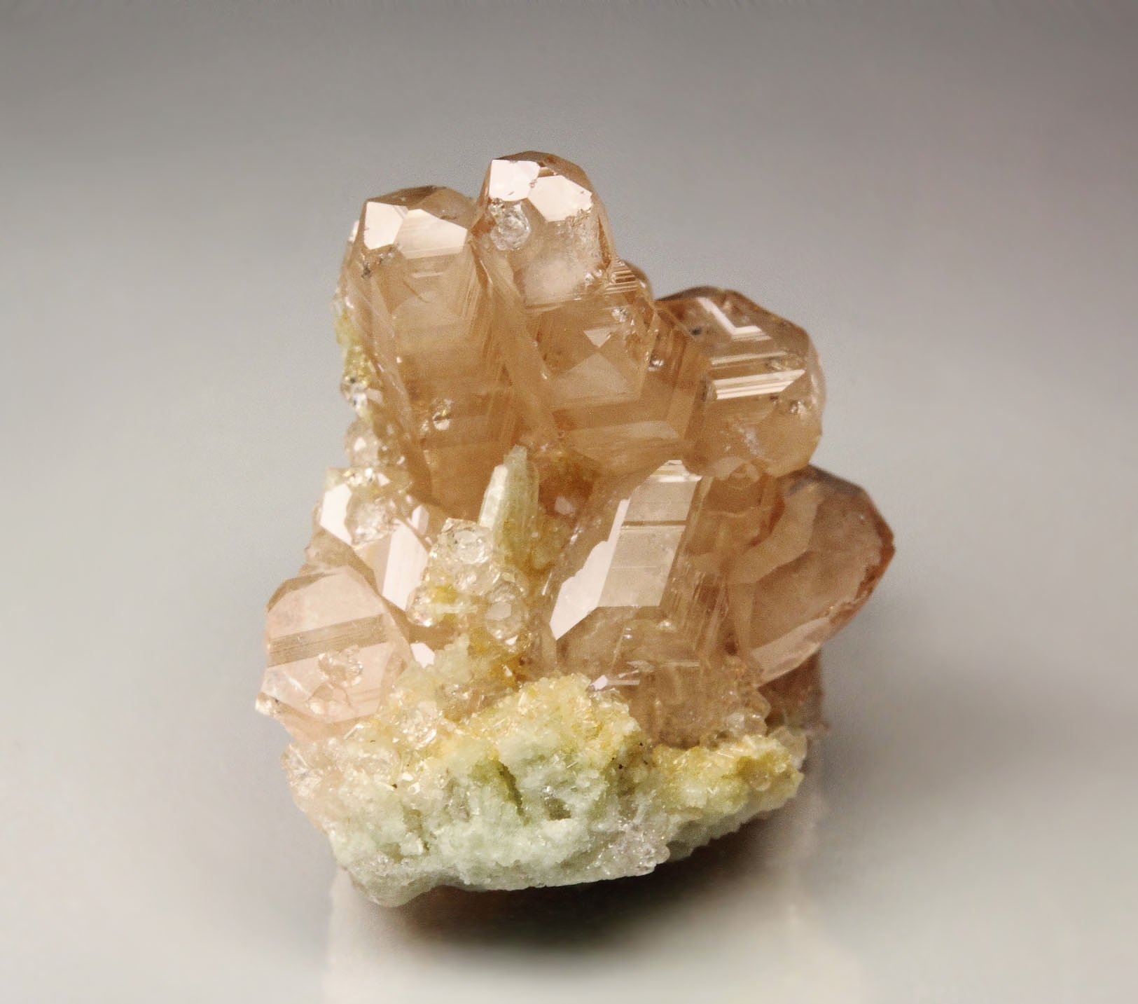 gem GARNET var. GROSSULAR