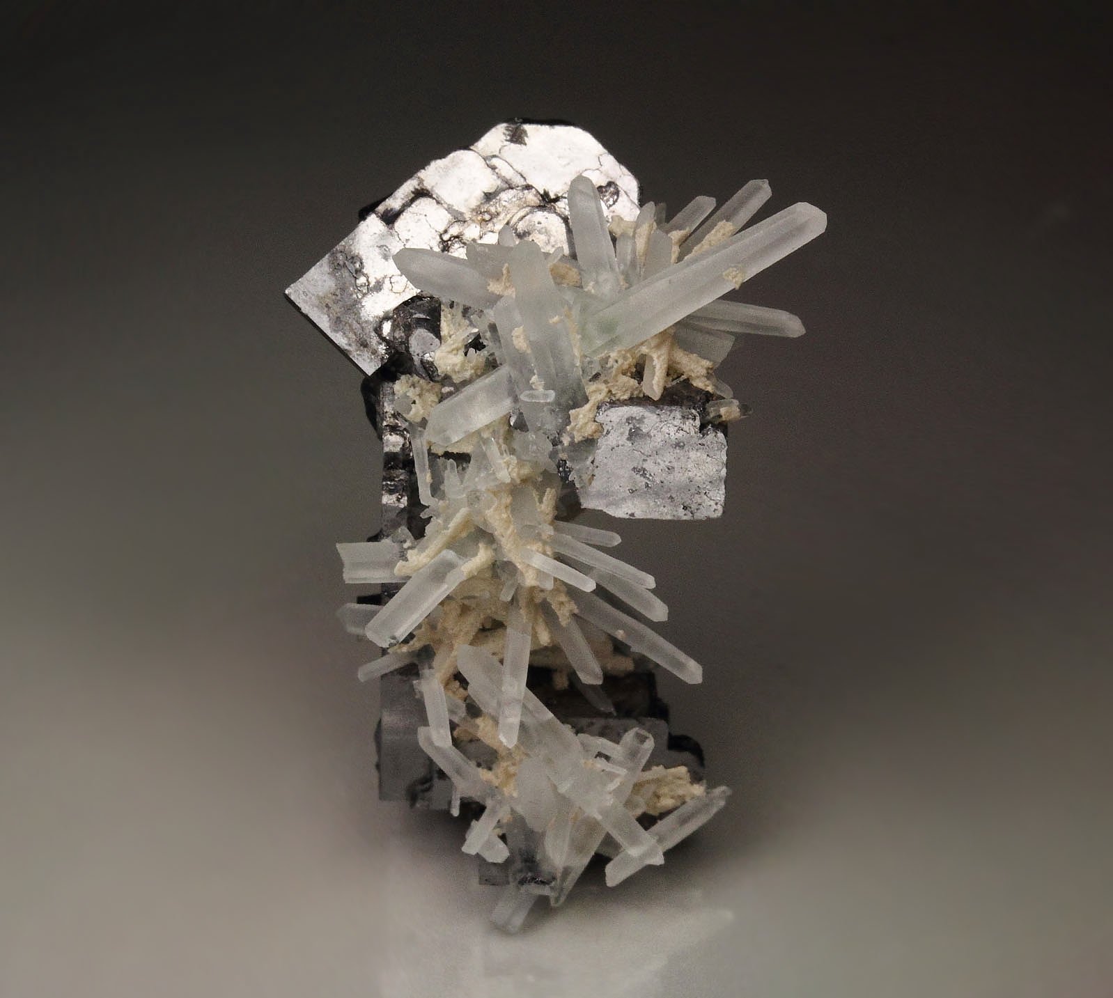 skeletal GALENA, QUARTZ