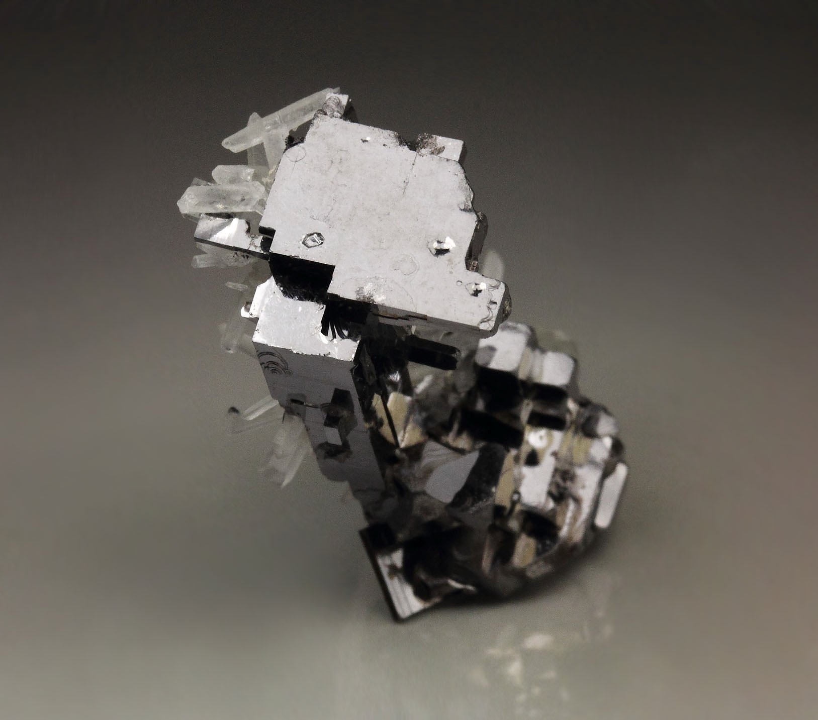 skeletal GALENA, QUARTZ