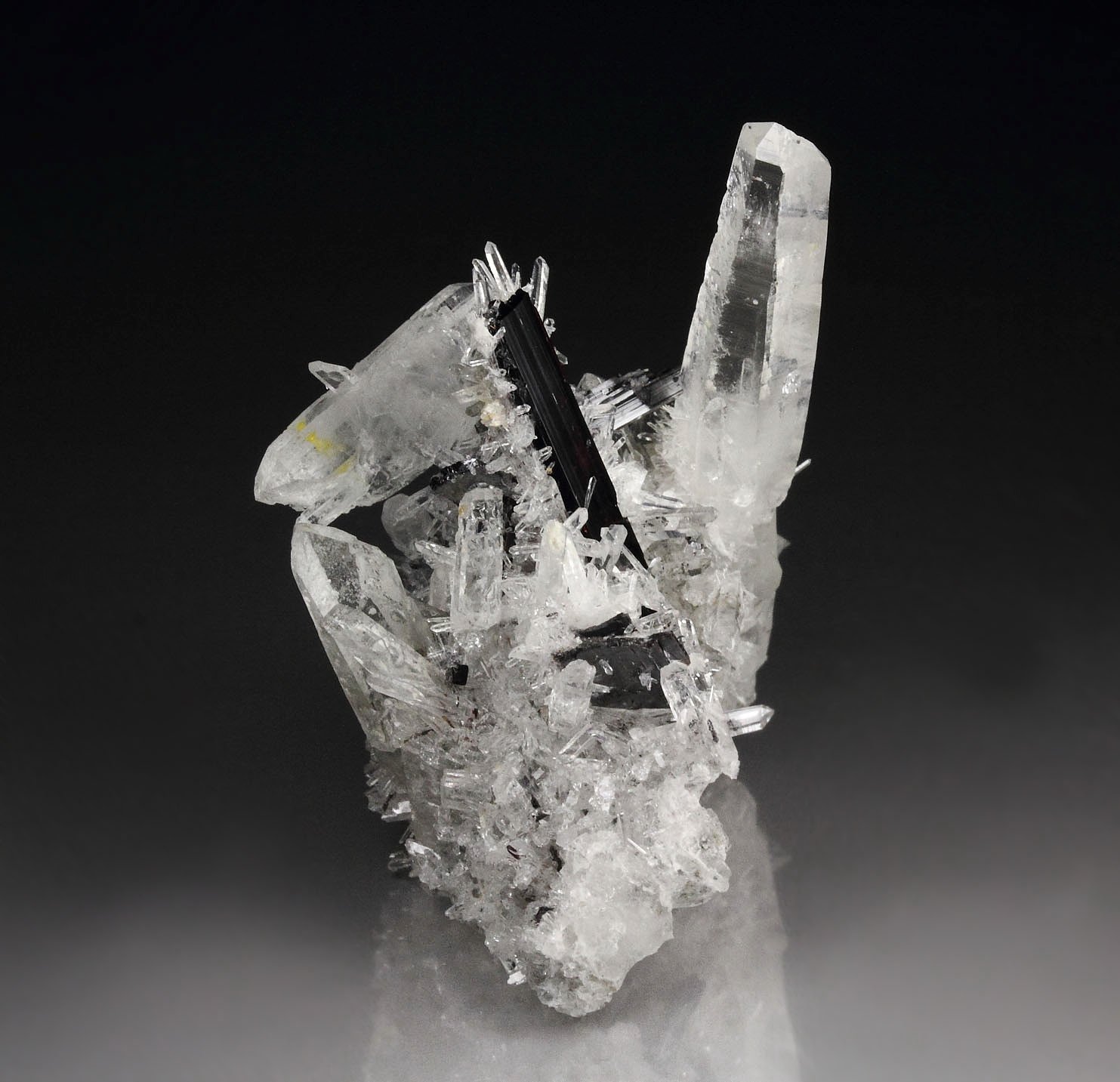 HUBNERITE, QUARTZ 