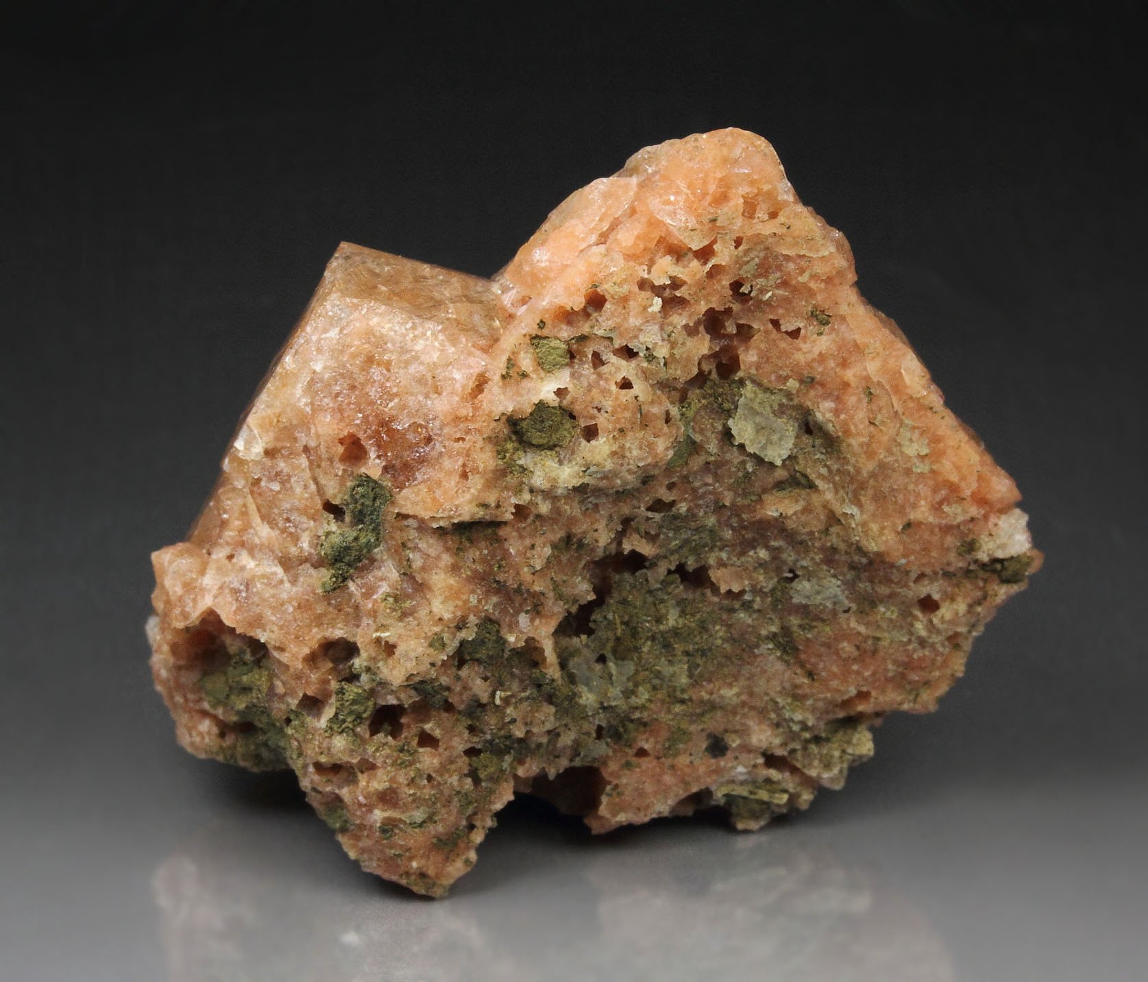 GMELINITE pseudomorph after CHABAZITE