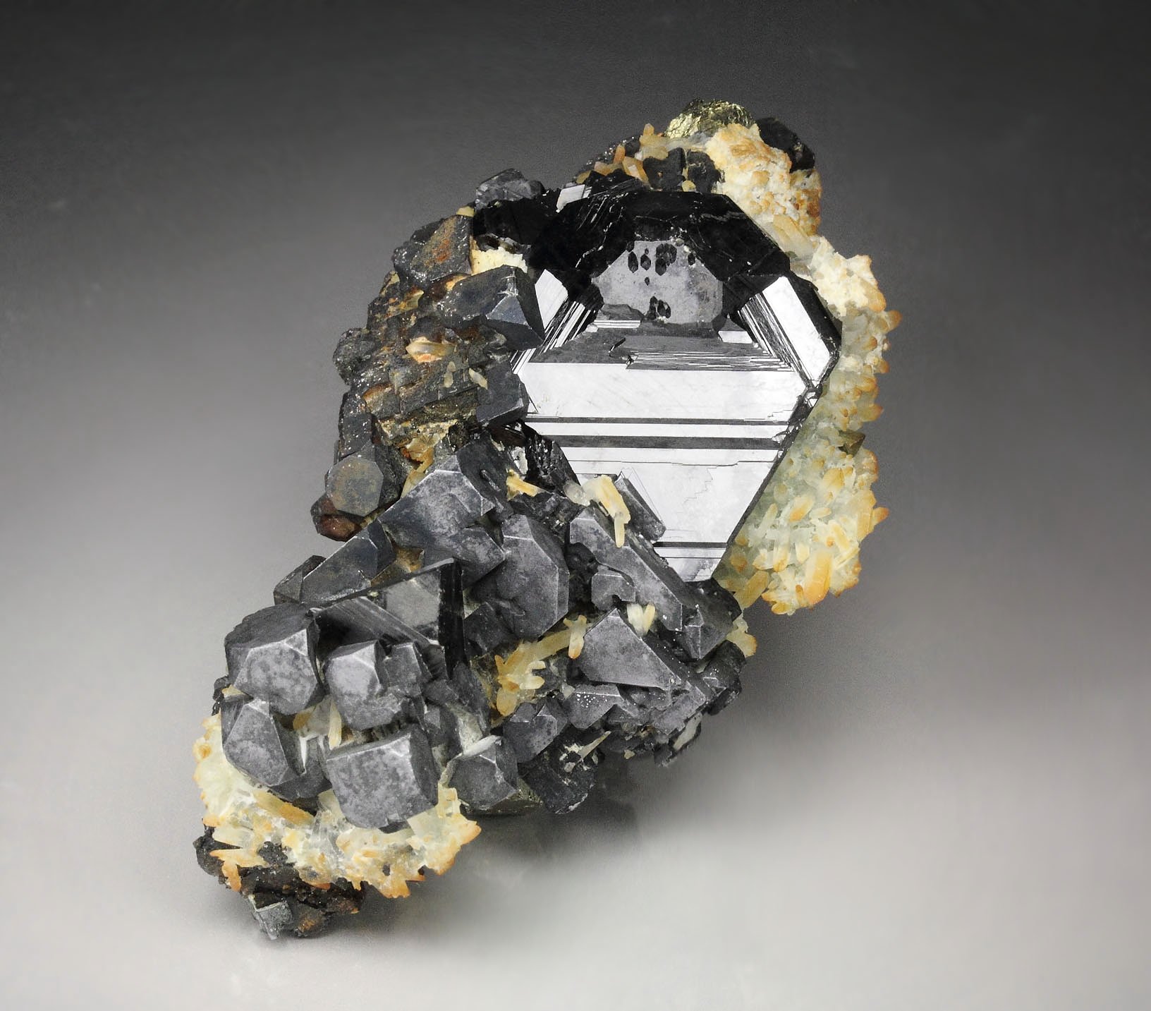 SPHALERITE, GALENA, QUARTZ